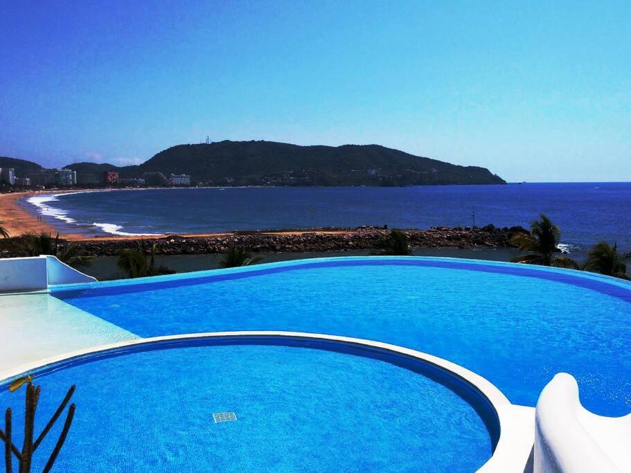 Ixtapa Zihuatanejo Alegria Y Familia *