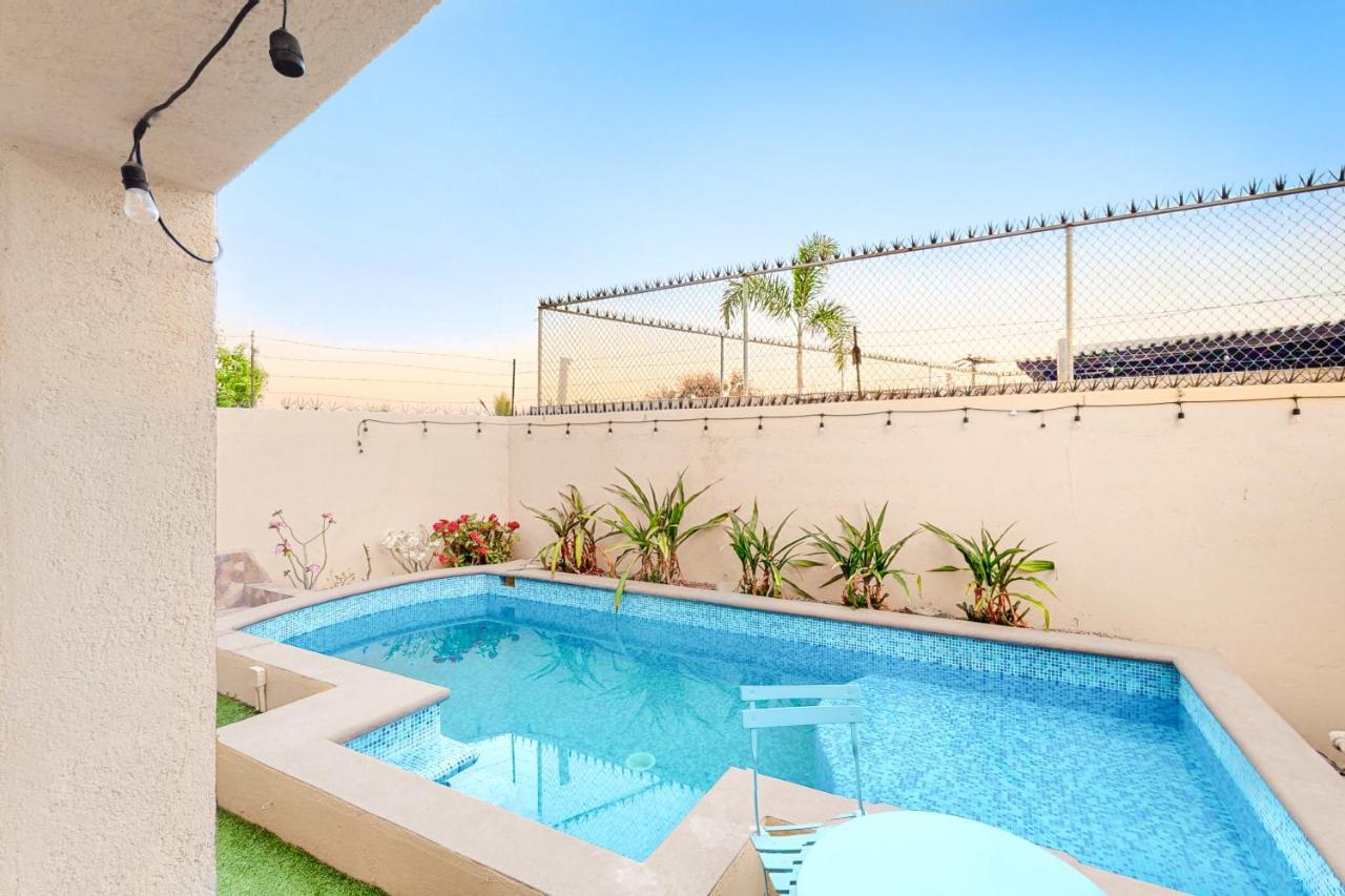 Law's Paradise Pool Holiday home