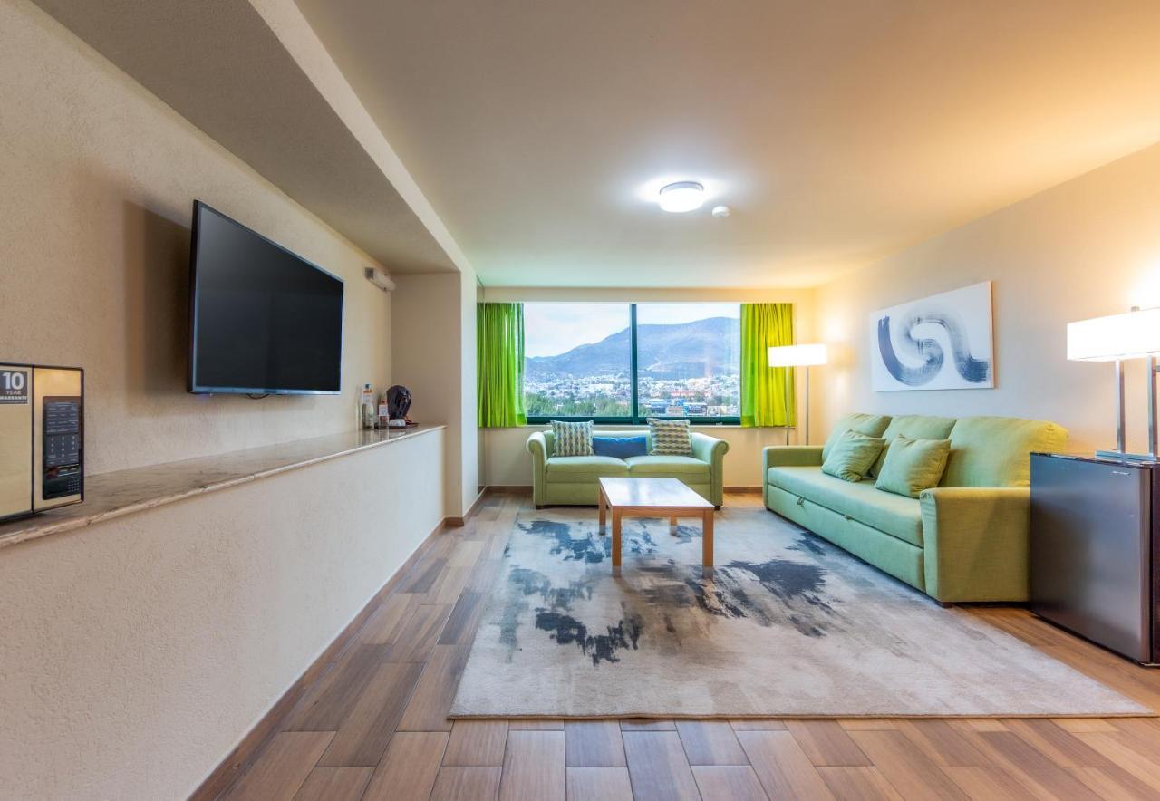 La Joya Hotel