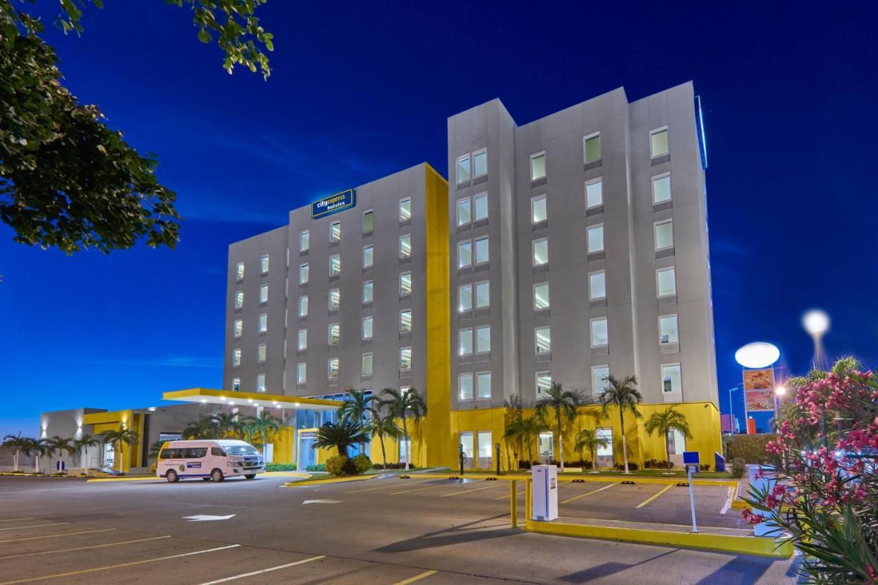 Express By Marriott Mochis Hotel 4*
