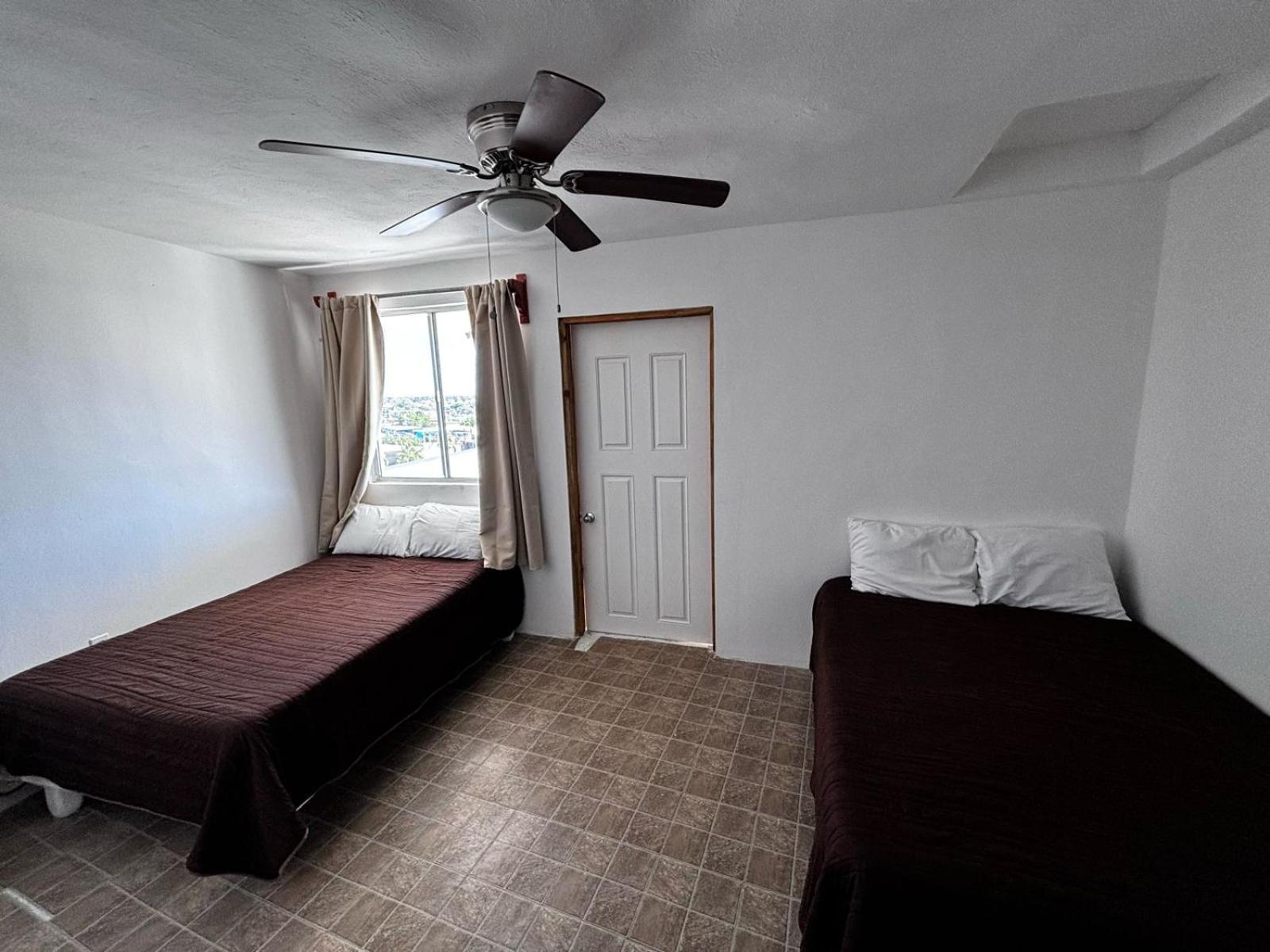 Whale Hill Aparthotel *
