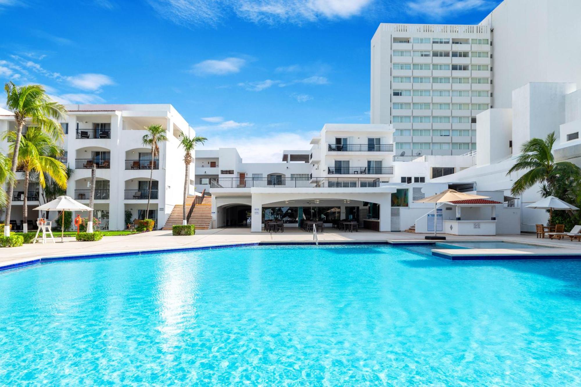 Beachscape Kin Ha & 4* Cancun