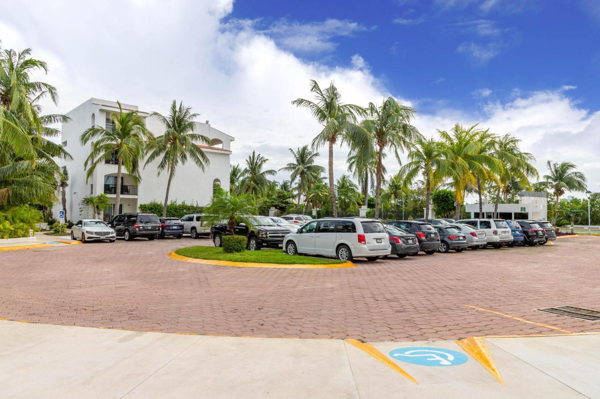 Beachscape Kin Ha & Hotel 4*