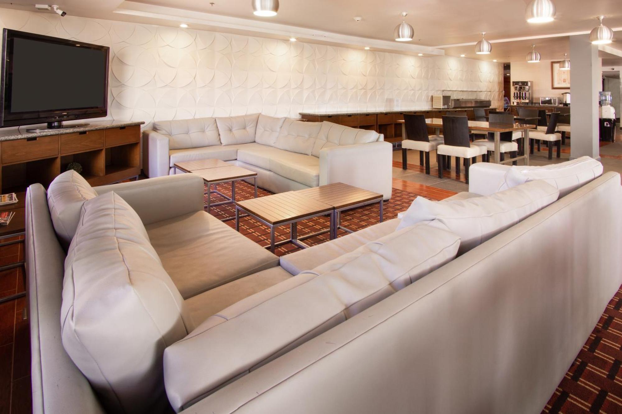 Four Points By Sheraton Hotel 3*