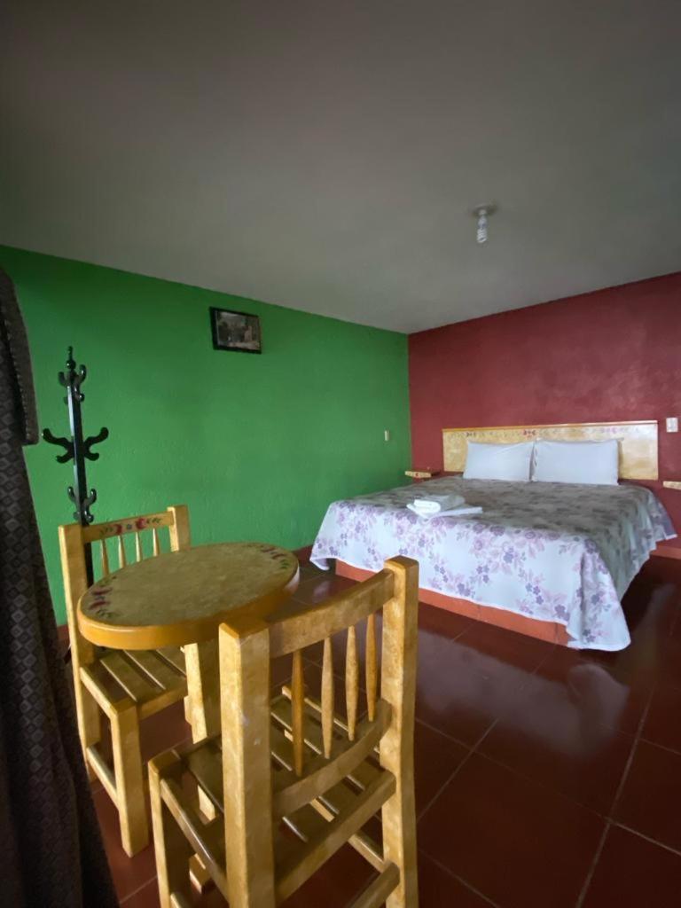 Cabanas Y Habitaciones El Malecon * Zirahuen