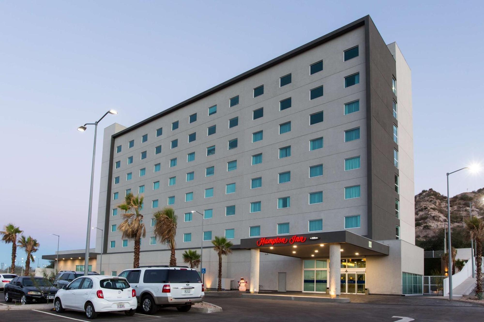 Hotel Hampton By Hilton 3*