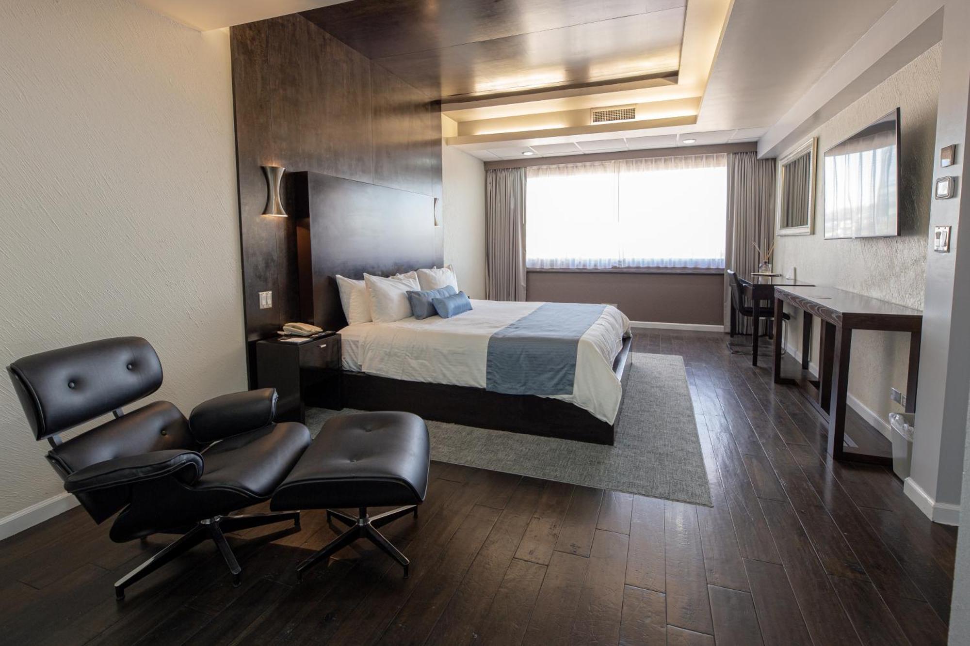 Hotel Pueblo Amigo Plaza Y Casino 4*