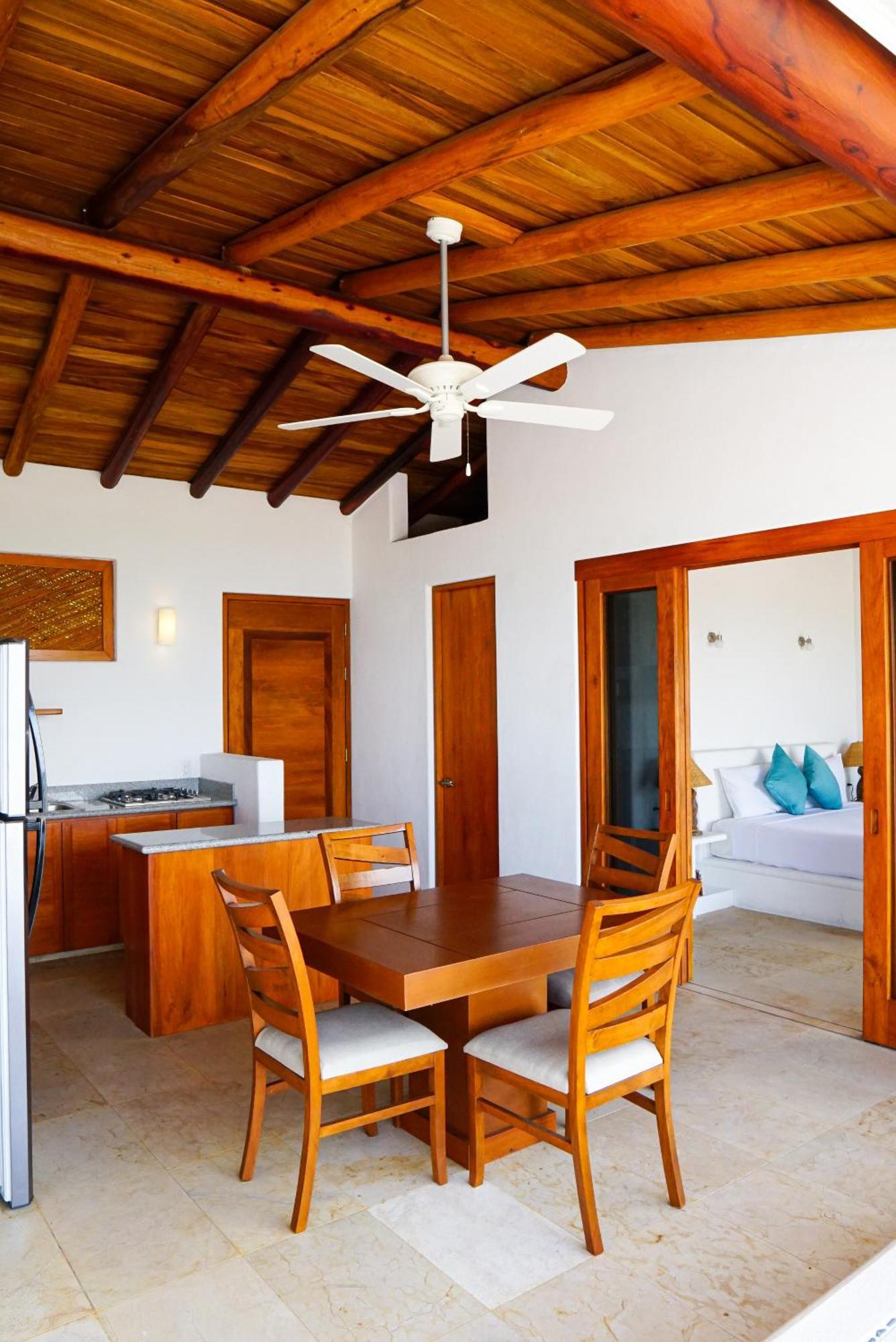 San Sebastian Villa Zihuatanejo