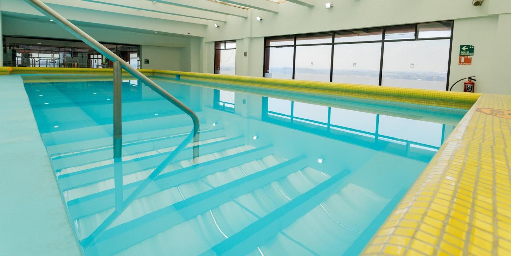 Hotel Camino Real Aeropuerto 5*