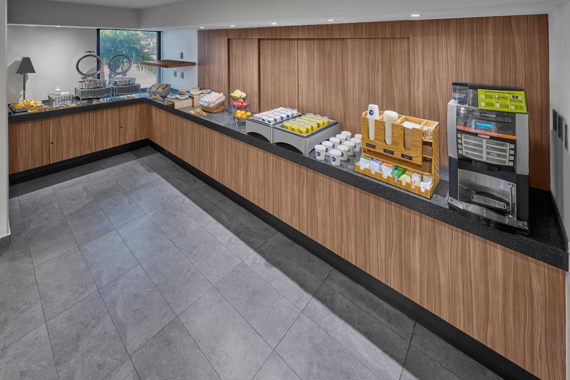 Express By Marriott Mochis 4*
