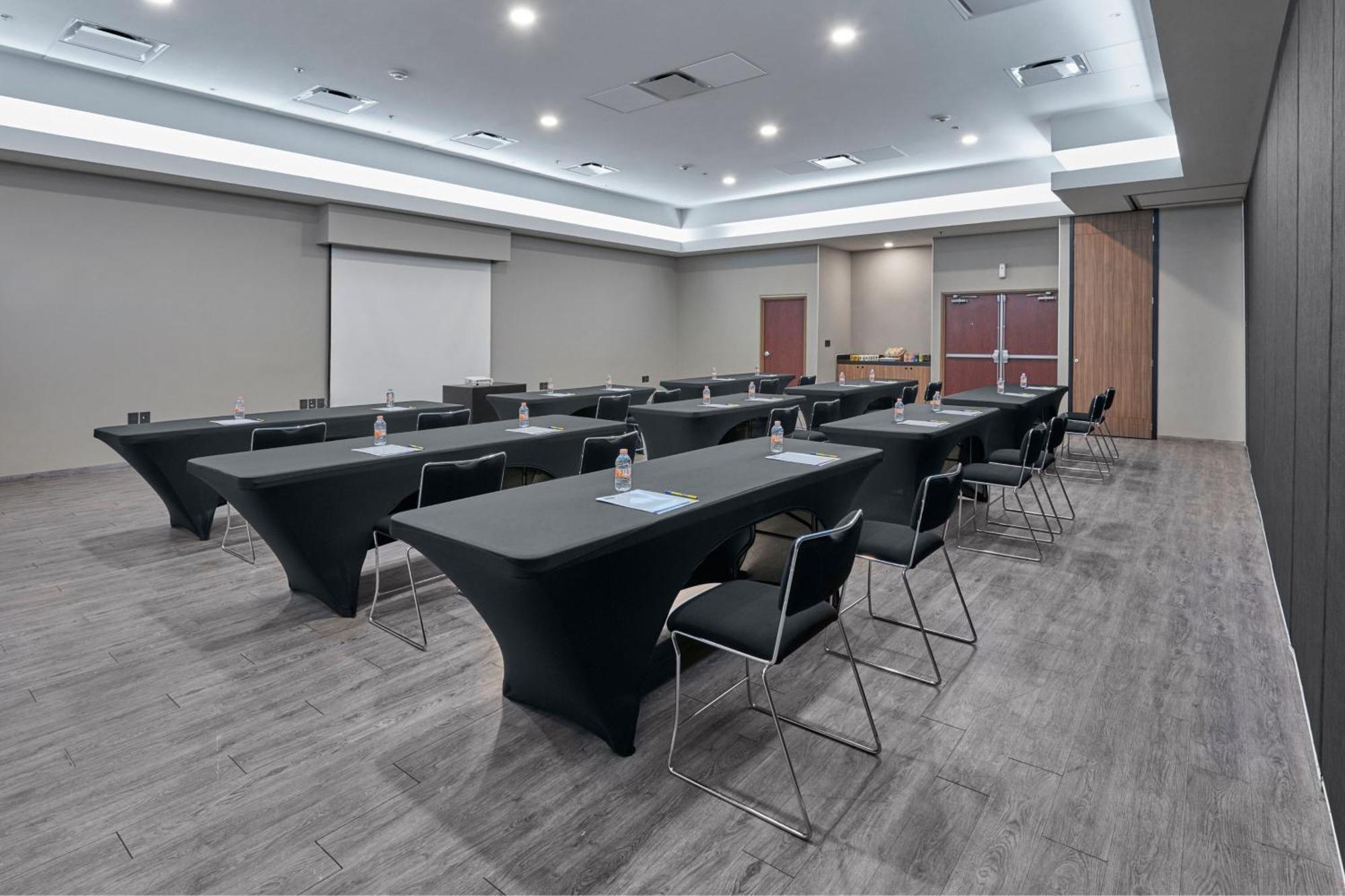 Express By Marriott Mochis Hotel 4*