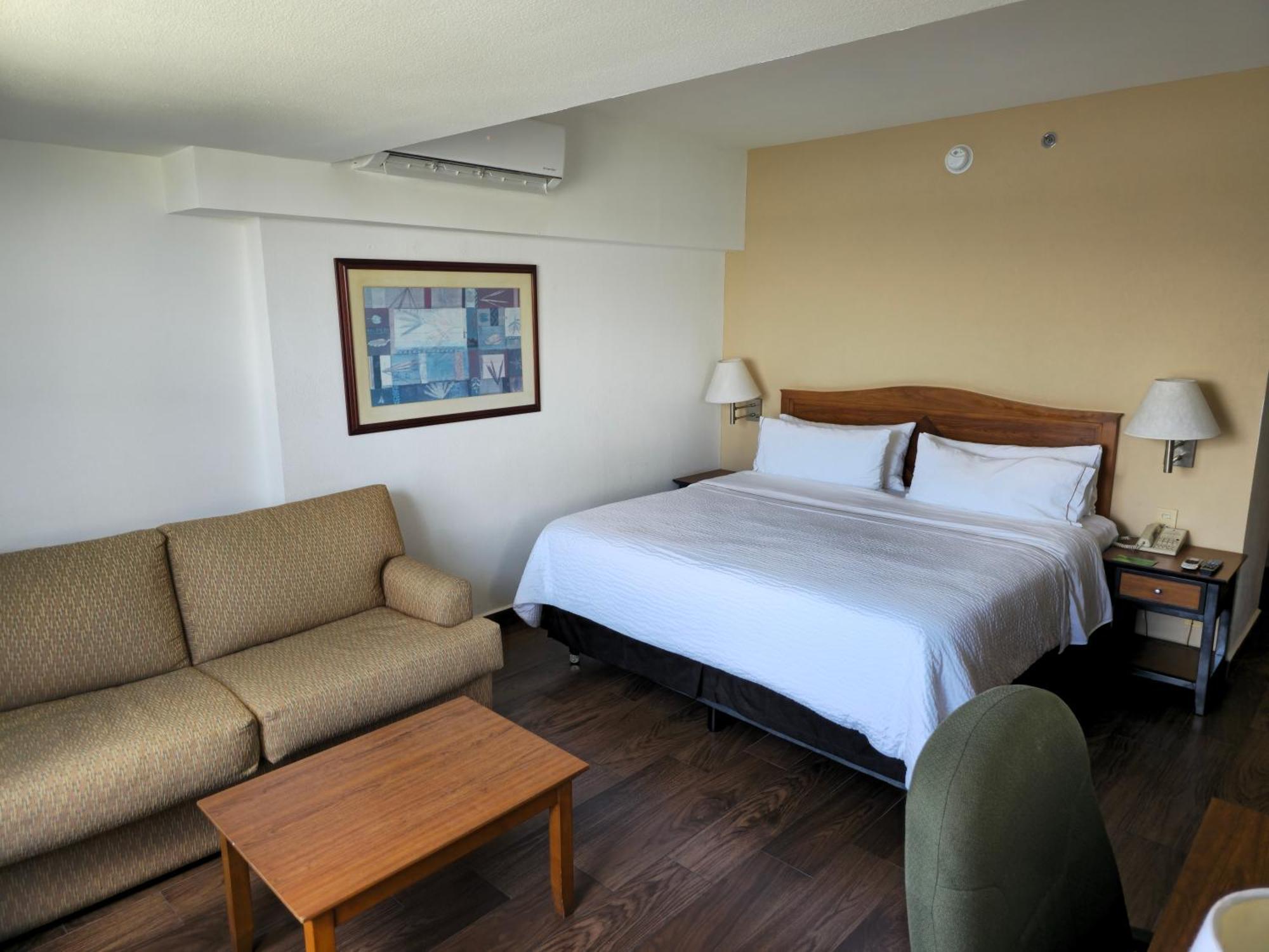Fiesta Hotel 4*