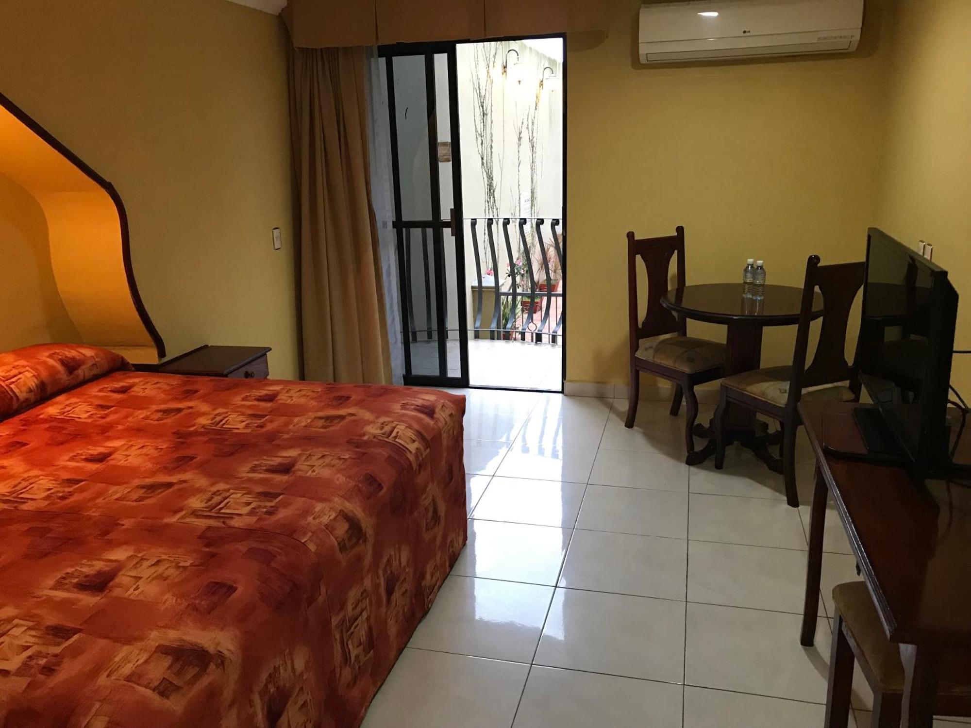 Grand Royal Tampico