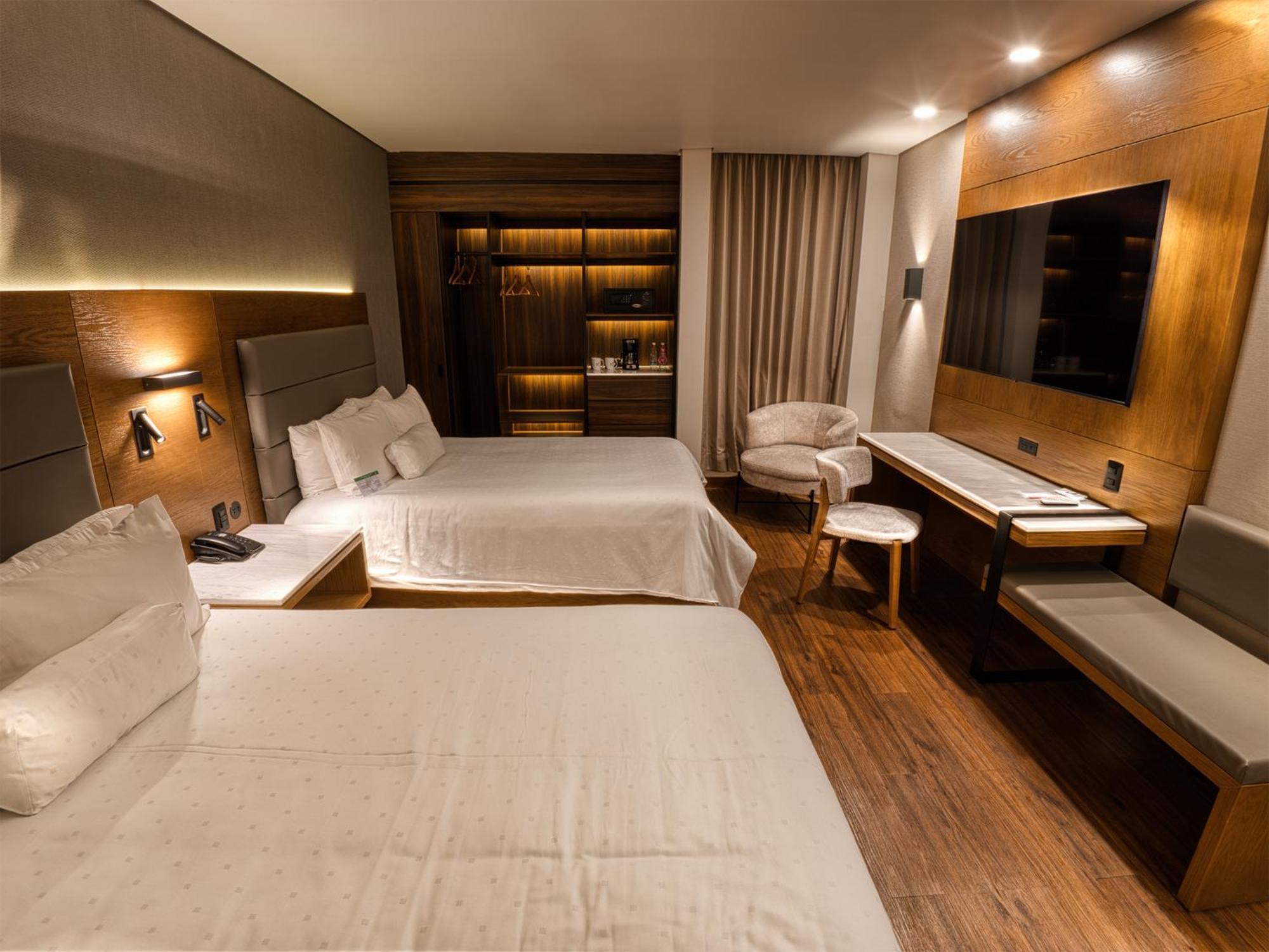 Victoria Ejecutivo Hotel 4*