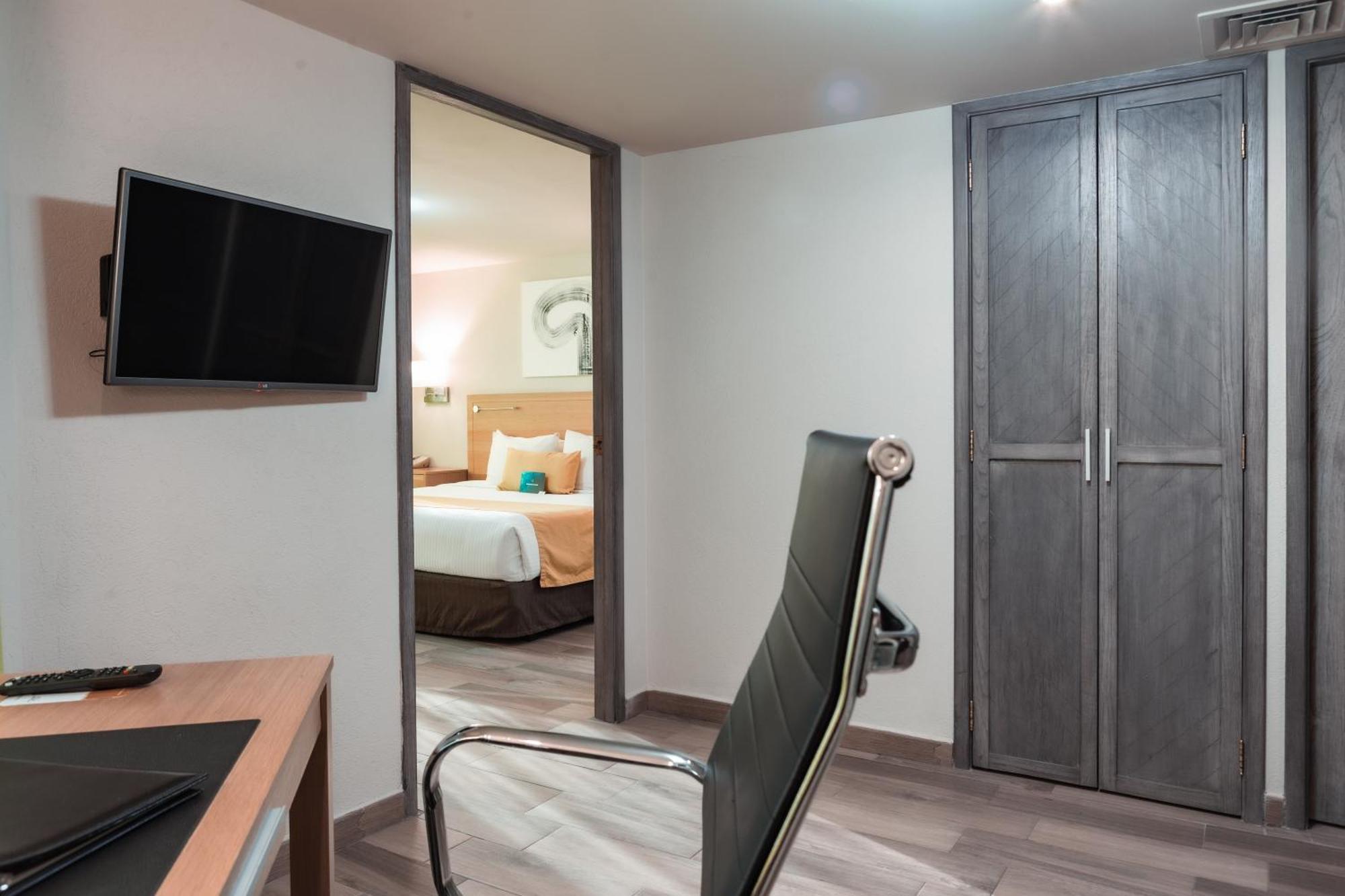 La Joya Hotel