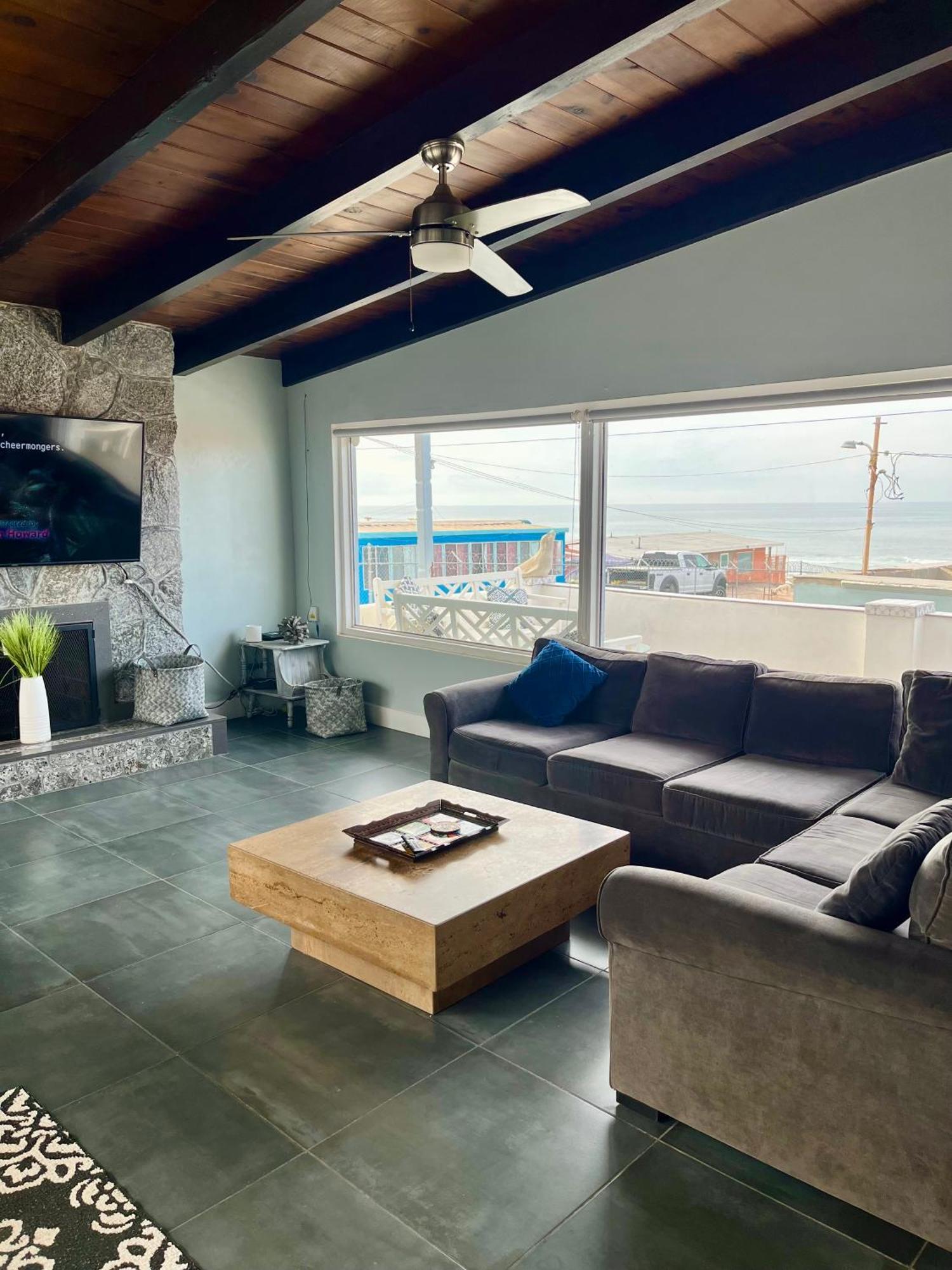 Holiday home House Sleeps 14 & Steps To Sandy Mins To Downtown *