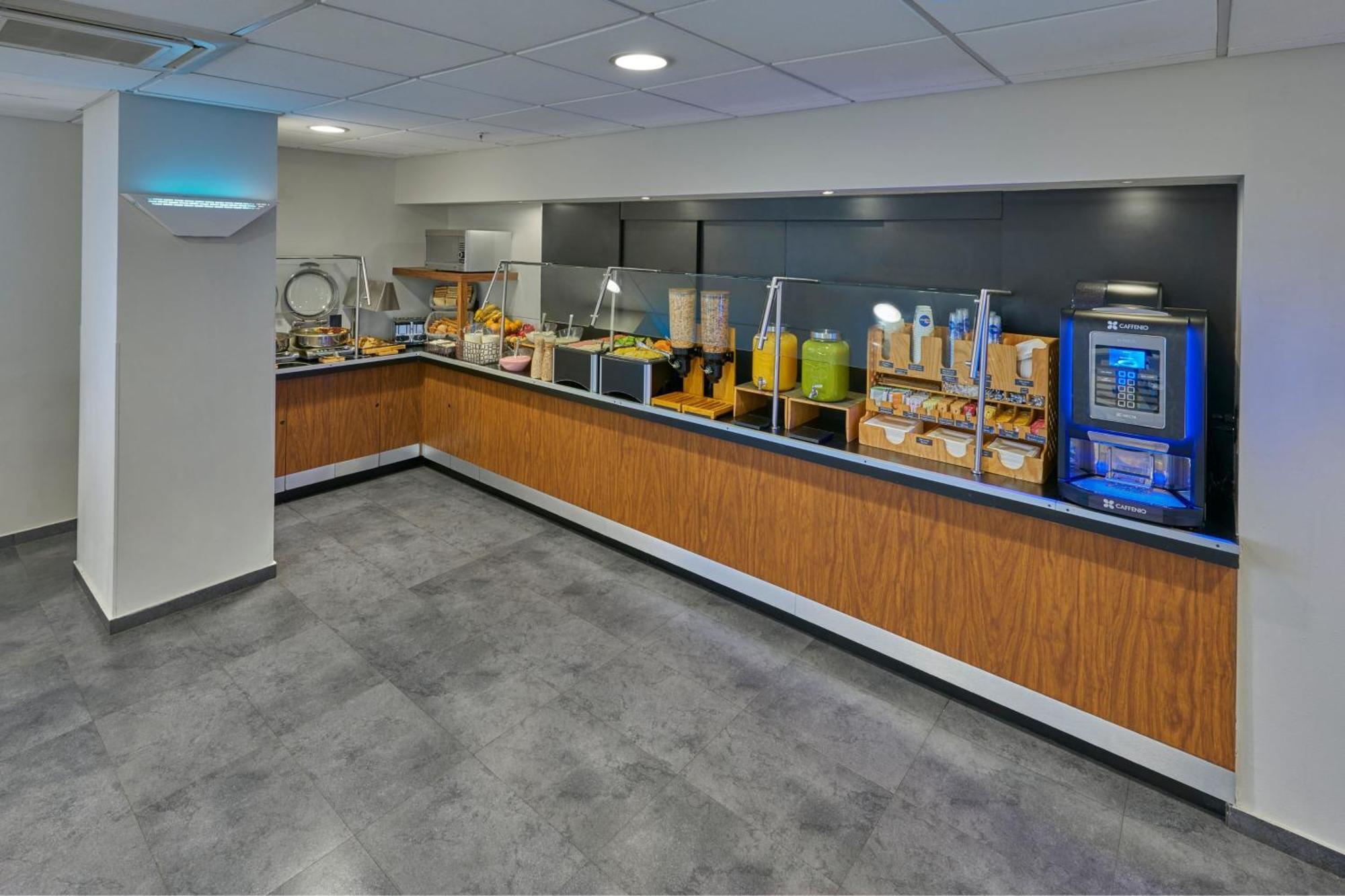 Express By Marriott Hotel 4*