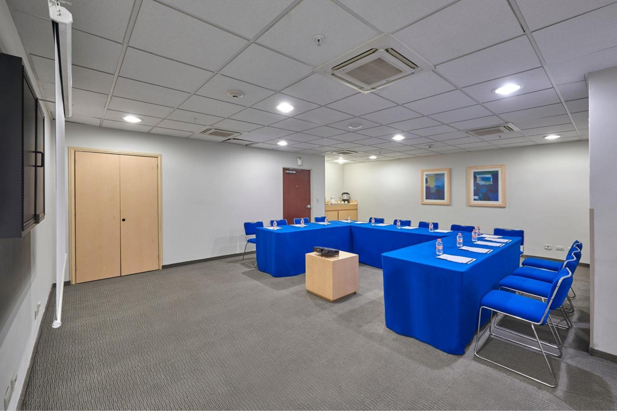 Hotel Express By Marriott 3*