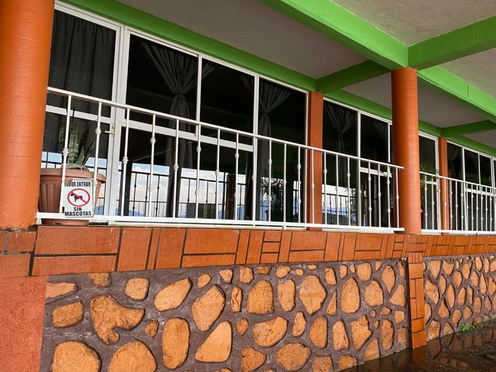 Cabanas Y Habitaciones El Malecon Zirahuen