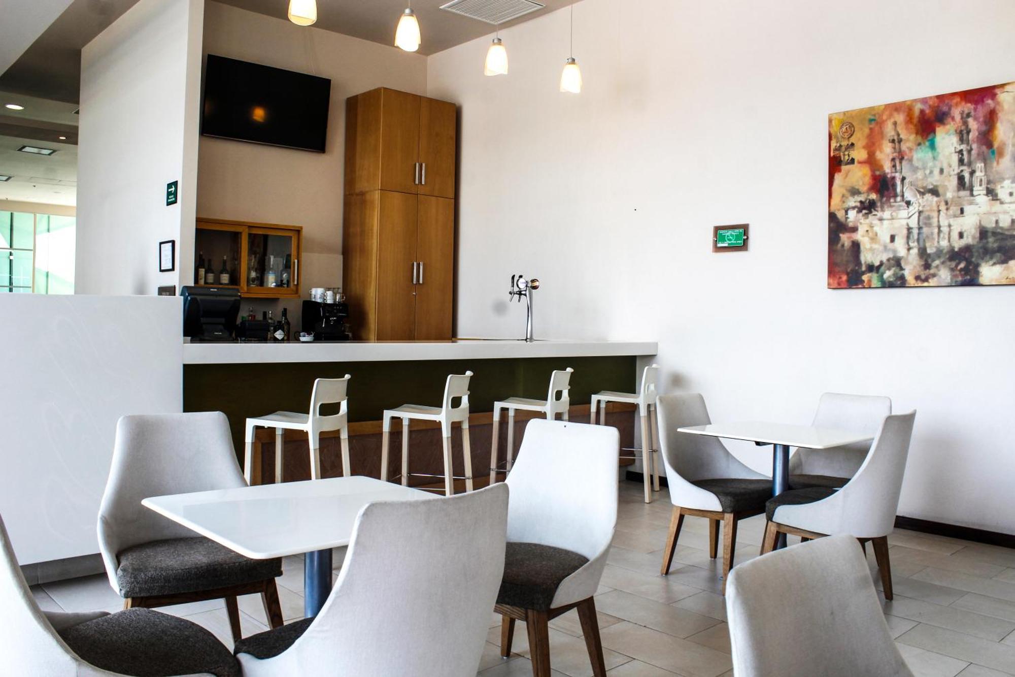 Hotel Hampton & By Hilton Aeropuerto