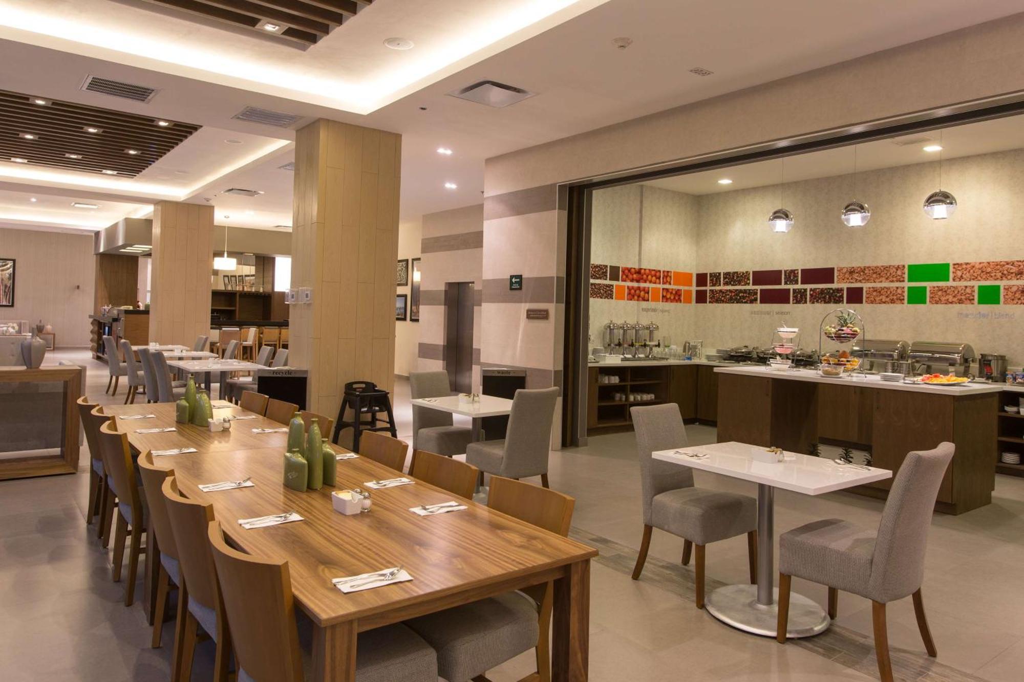 Hotel Hampton By Hilton