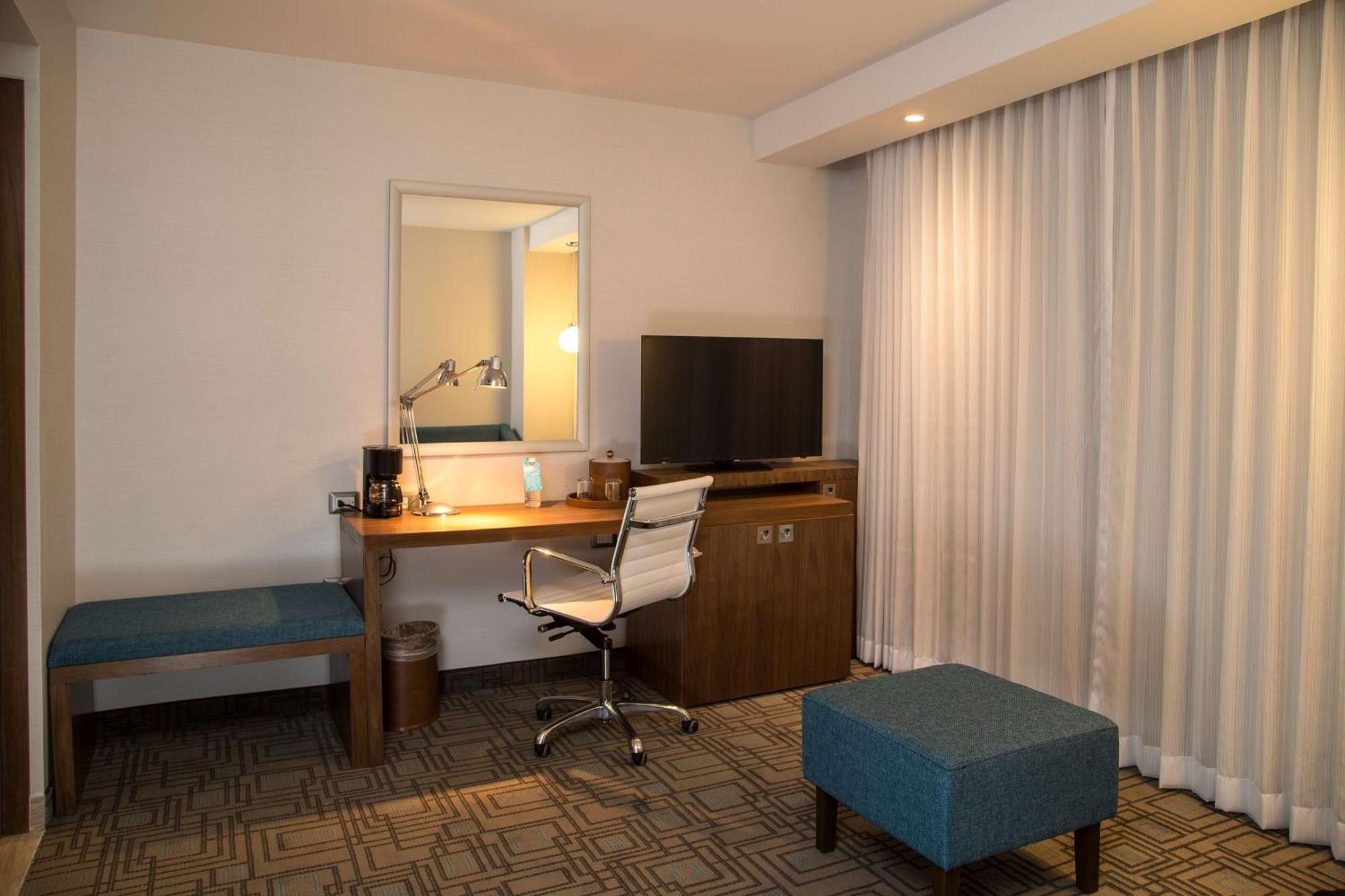 Hotel Hampton By Hilton 3*
