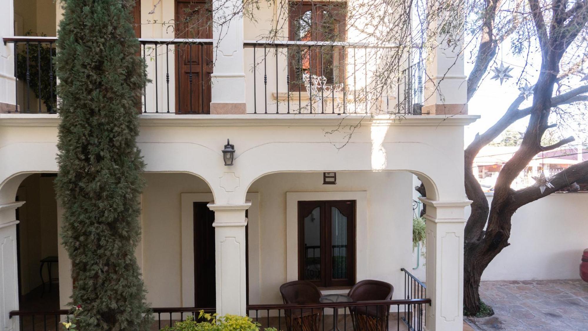 Hotel Mariazel Bernal