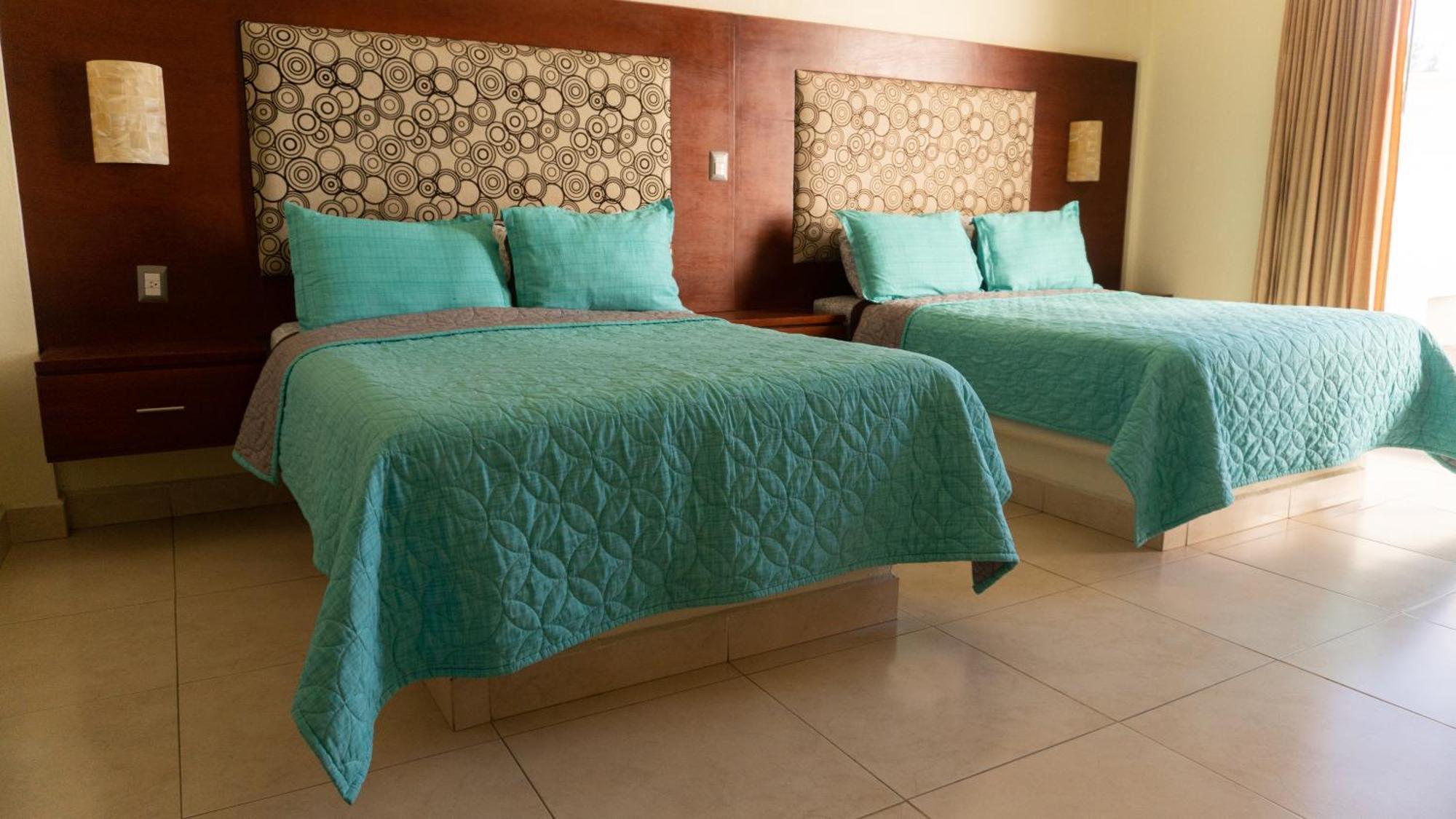 Hotel Mariazel Bernal