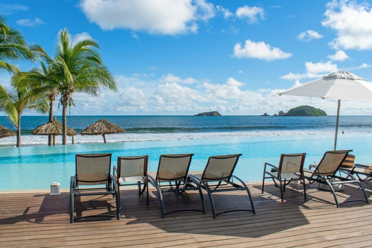 Apartment Beachfront Luxe Penthouse Private Pool And Tub