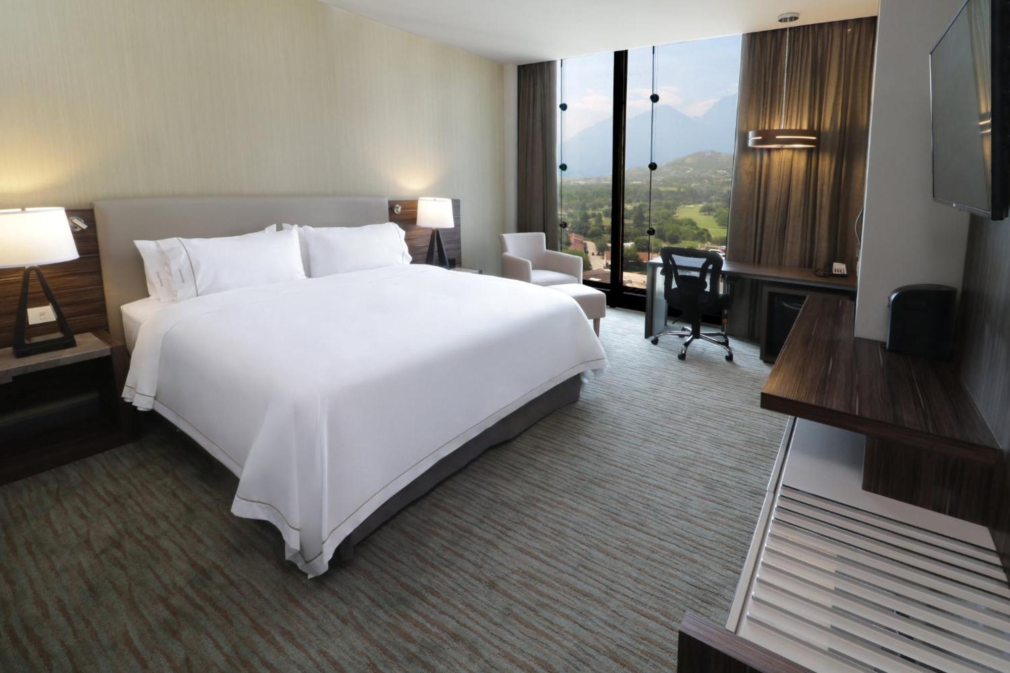 Hotel Express & Monterrey Valle By Ihg
