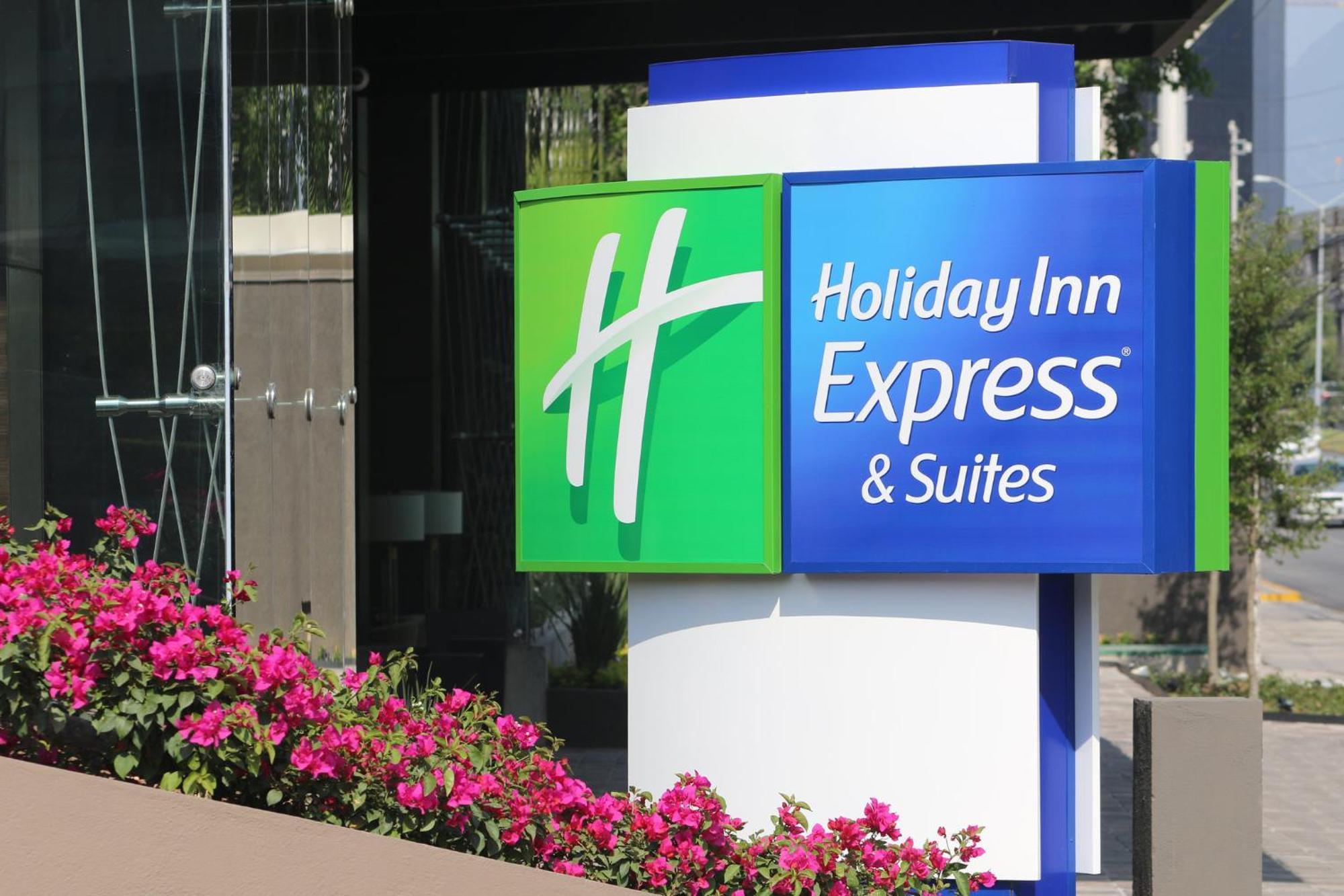 Express & Monterrey Valle By Ihg Hotel