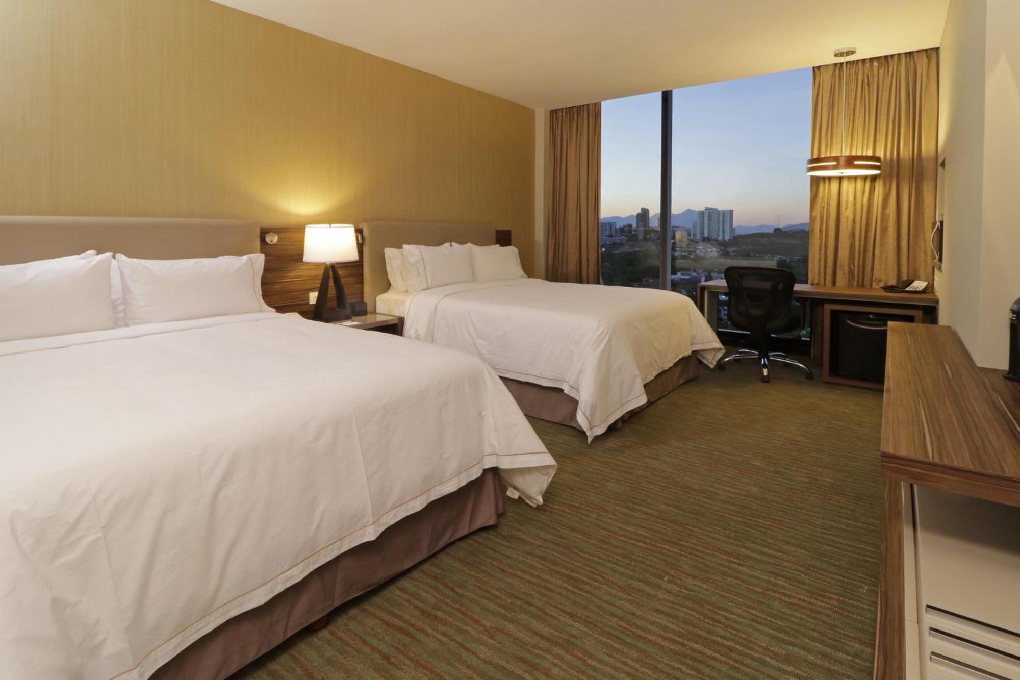 Express & Monterrey Valle By Ihg 3*