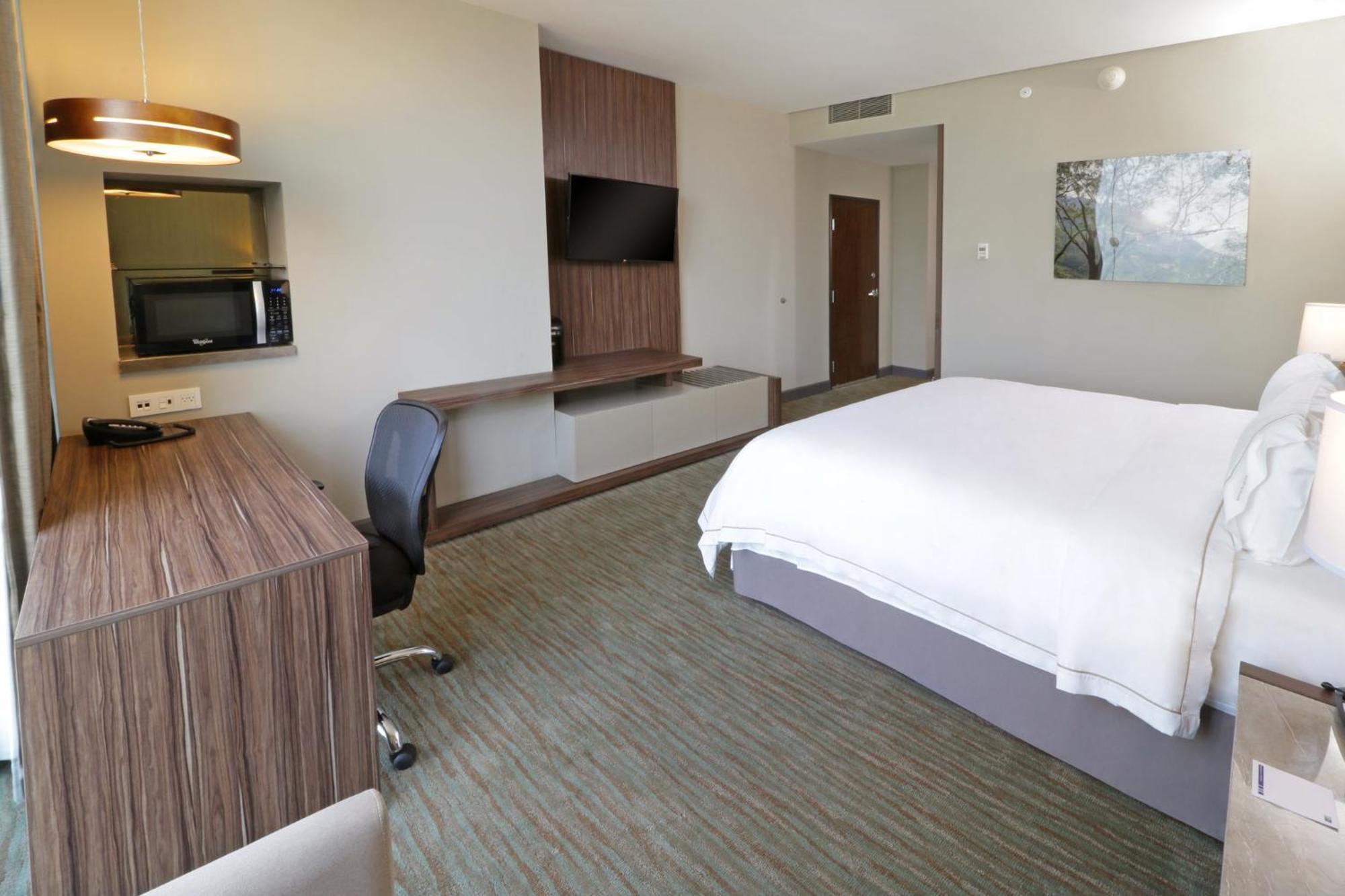 Express & Monterrey Valle By Ihg Hotel 3*