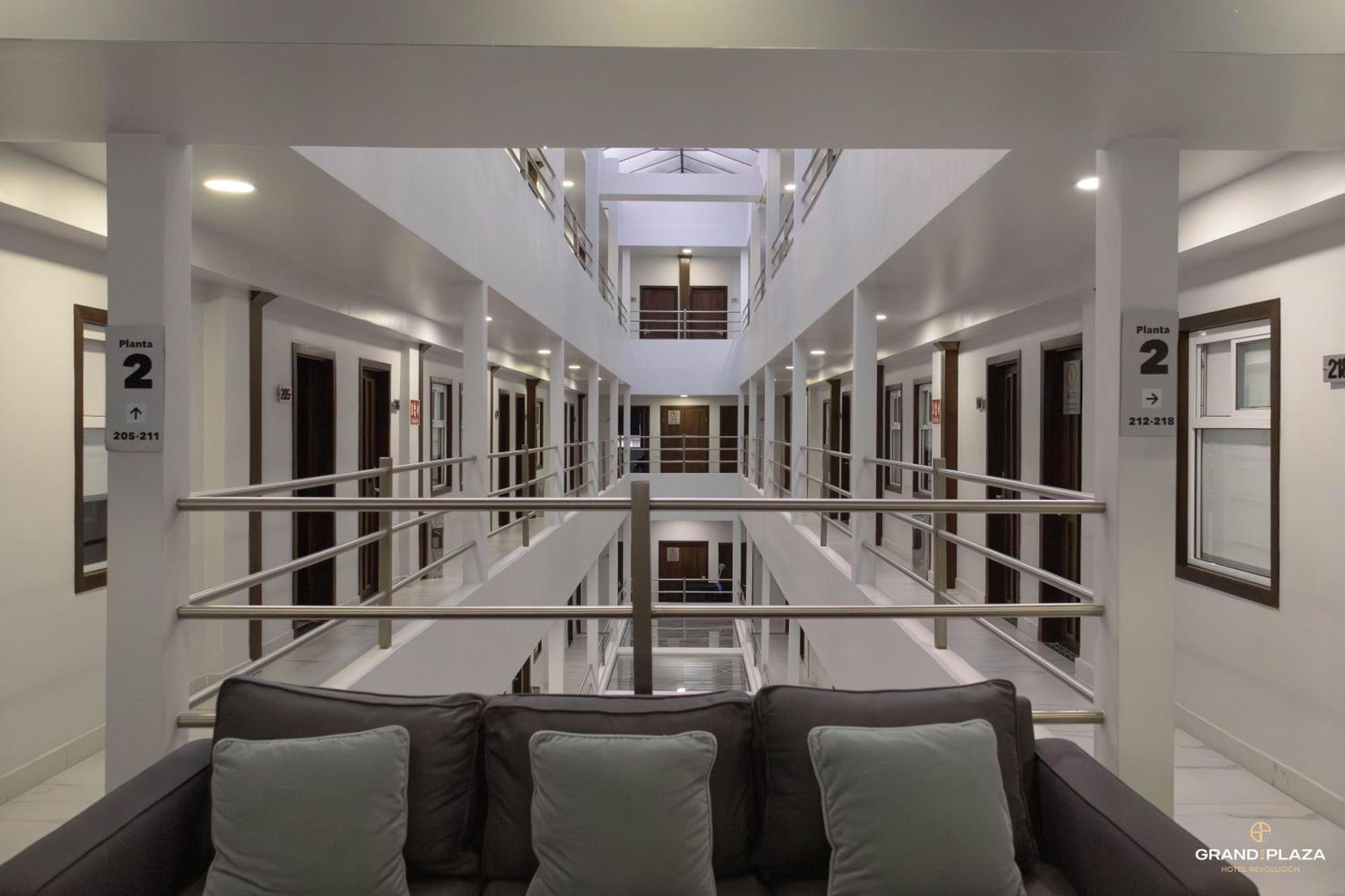 Grand One Plaza