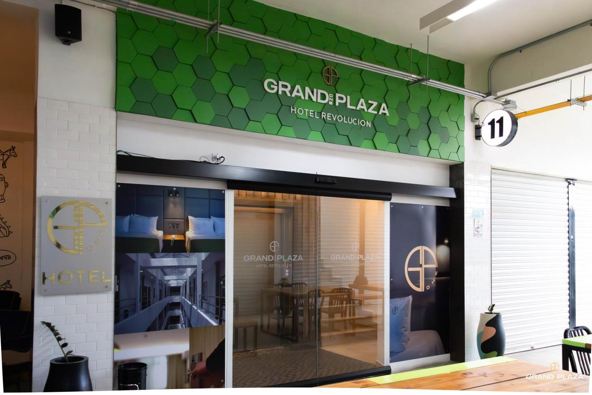 Grand One Plaza *