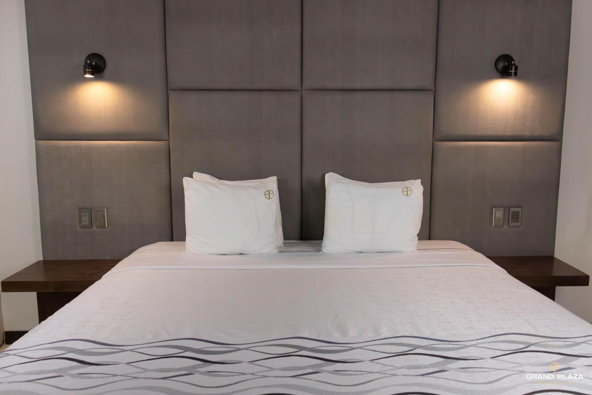 Hotel Grand One Plaza *