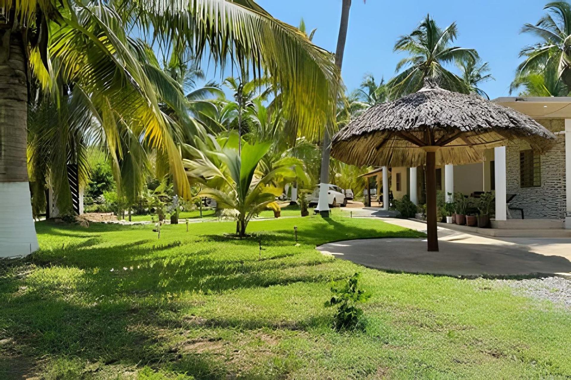 Resort Casa Palmas Playa La Saladita