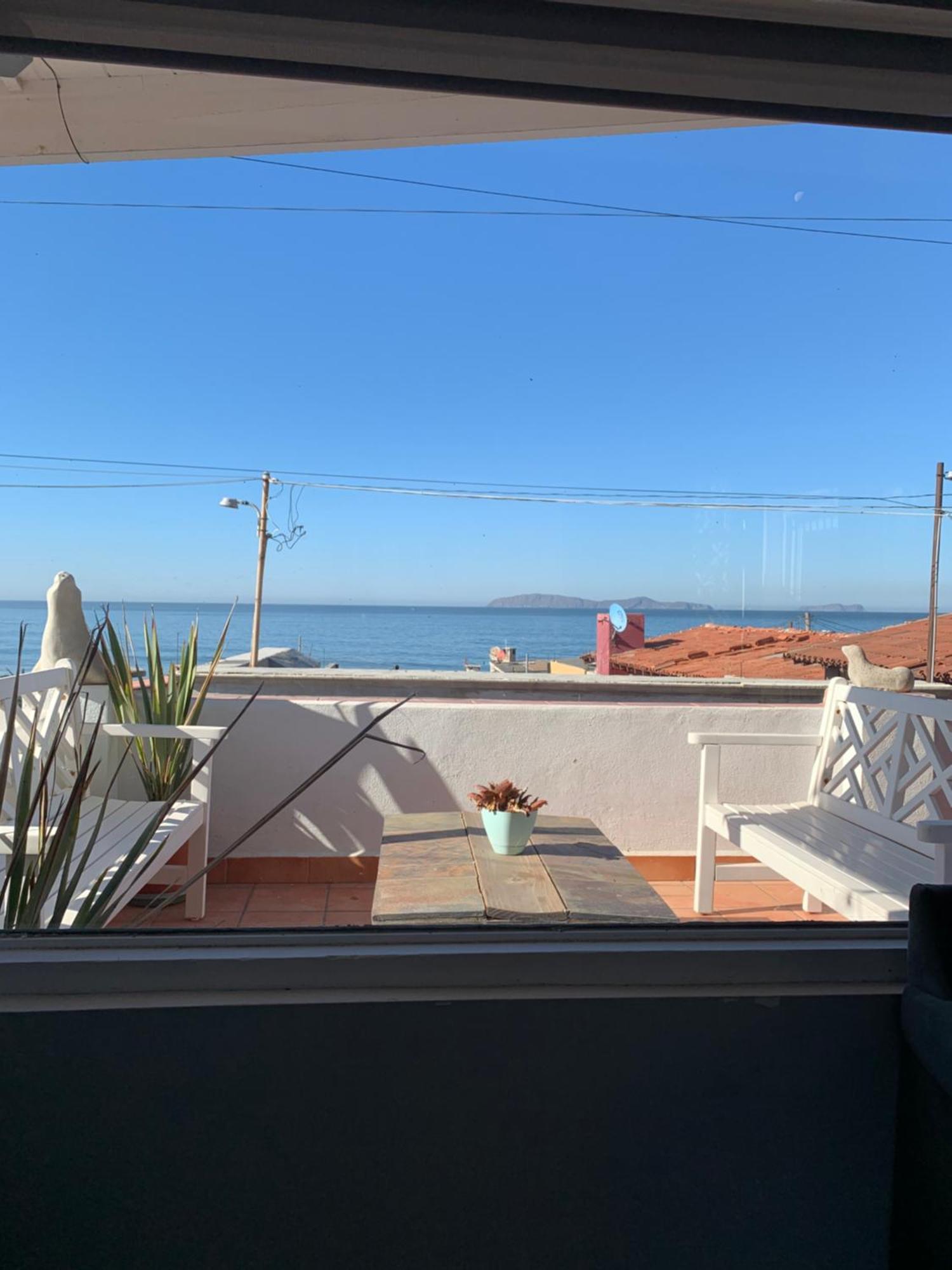 House Sleeps 14 & Steps To Sandy Mins To Downtown Holiday home Rosarito