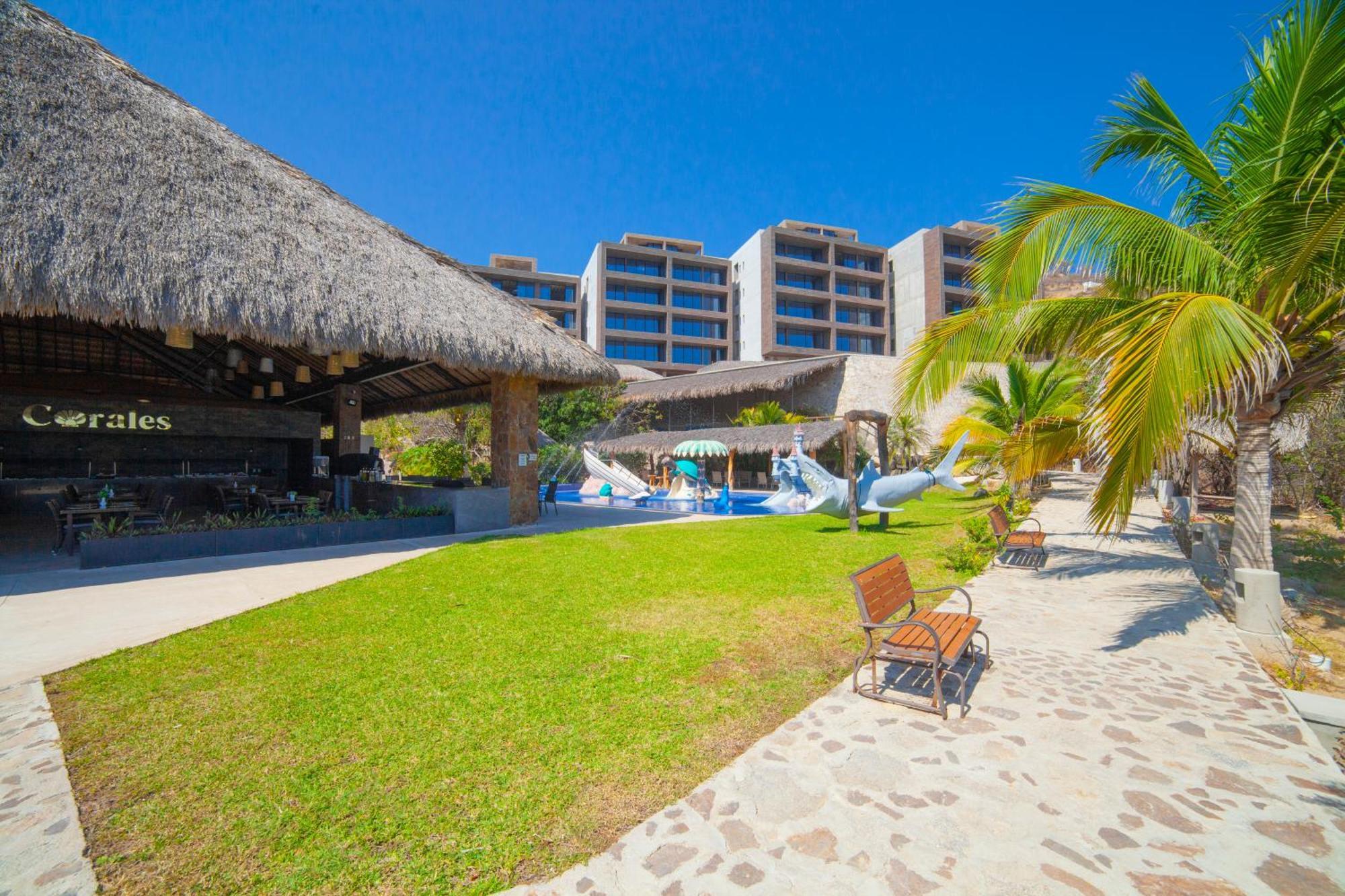 Coral Blue Huatulco 4*