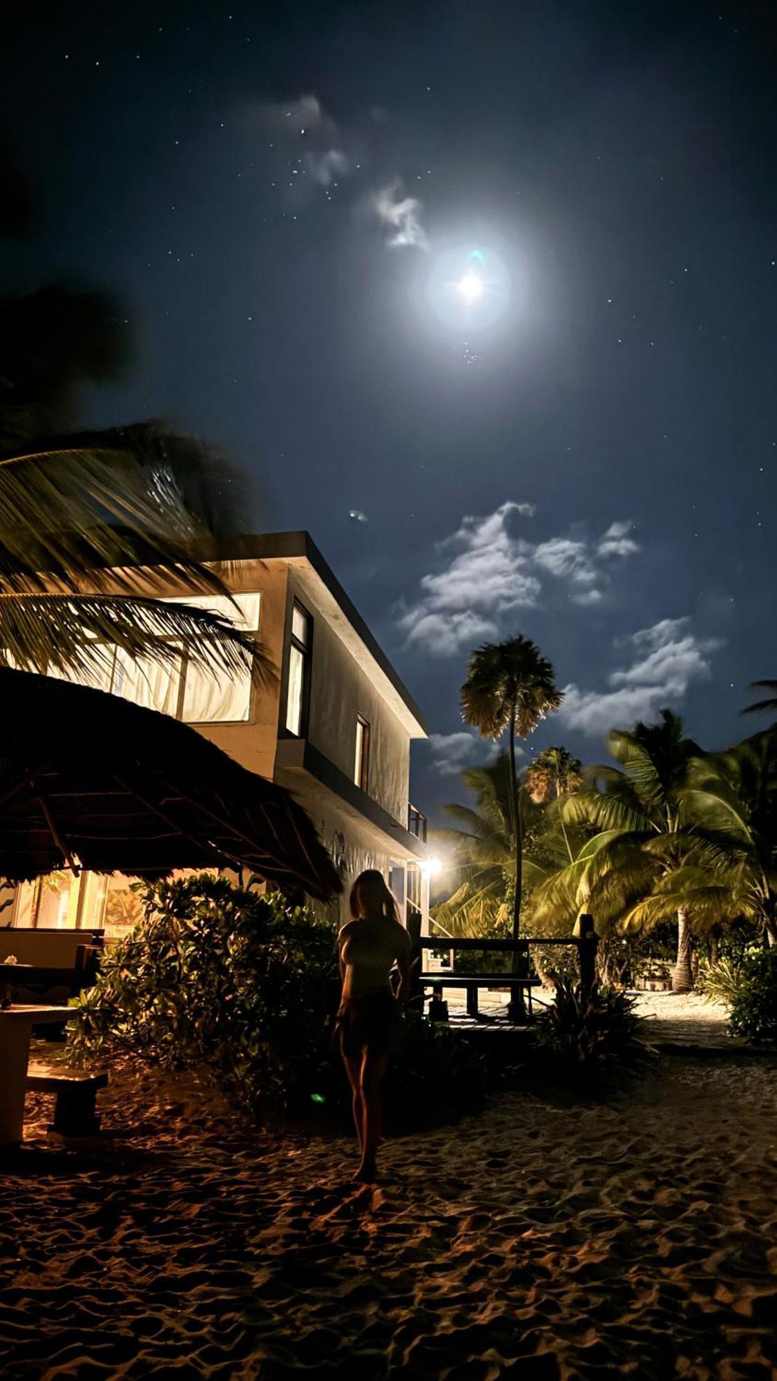 Pronoia Casa De Playa Holiday home *