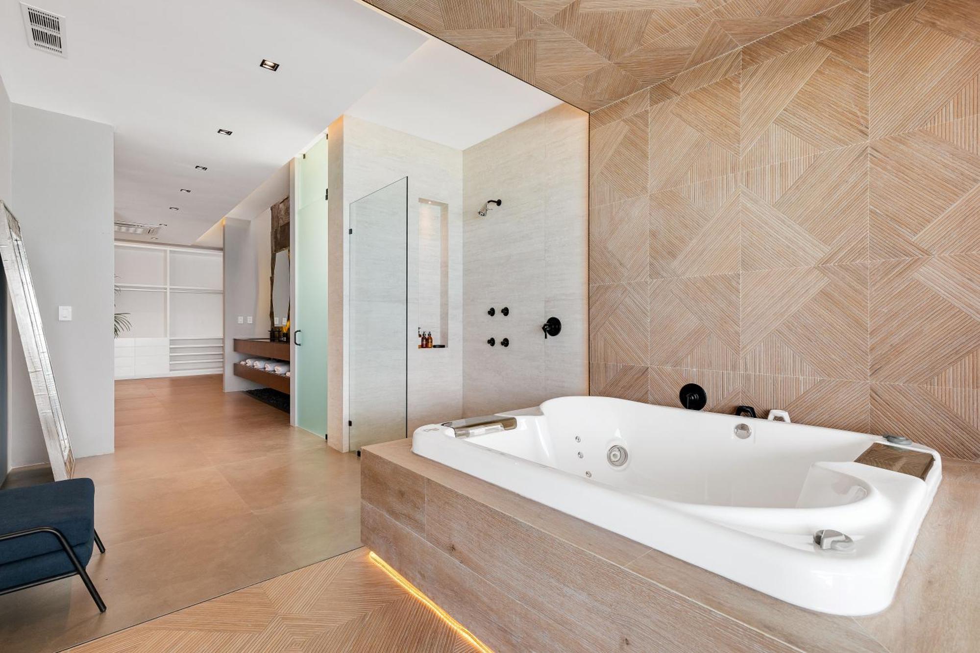 E11even Con C Hef Privado Ocean Front