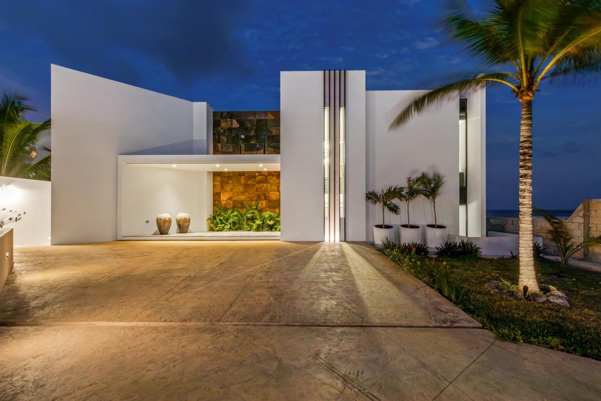 E11even Con C Hef Privado Ocean Front Villa