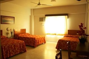Hotel Delfines - A 2 Calles Del Acuario 3*