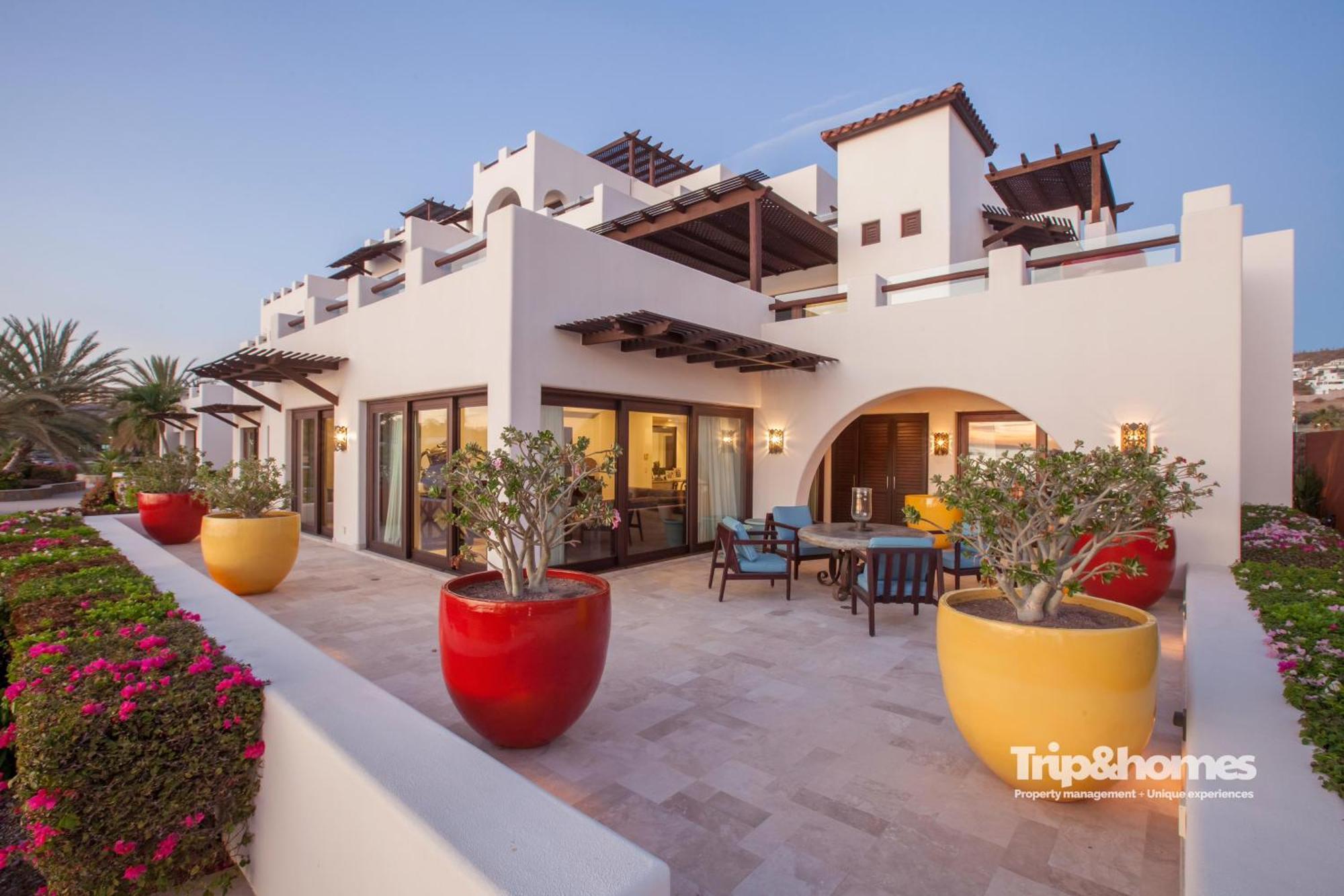 Playa De 3 Bedroom Access To Club La Paz