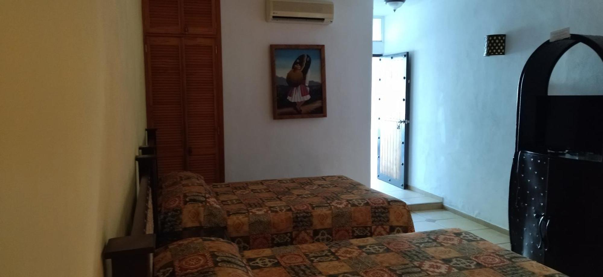 Paraiso Escondido Hotel *