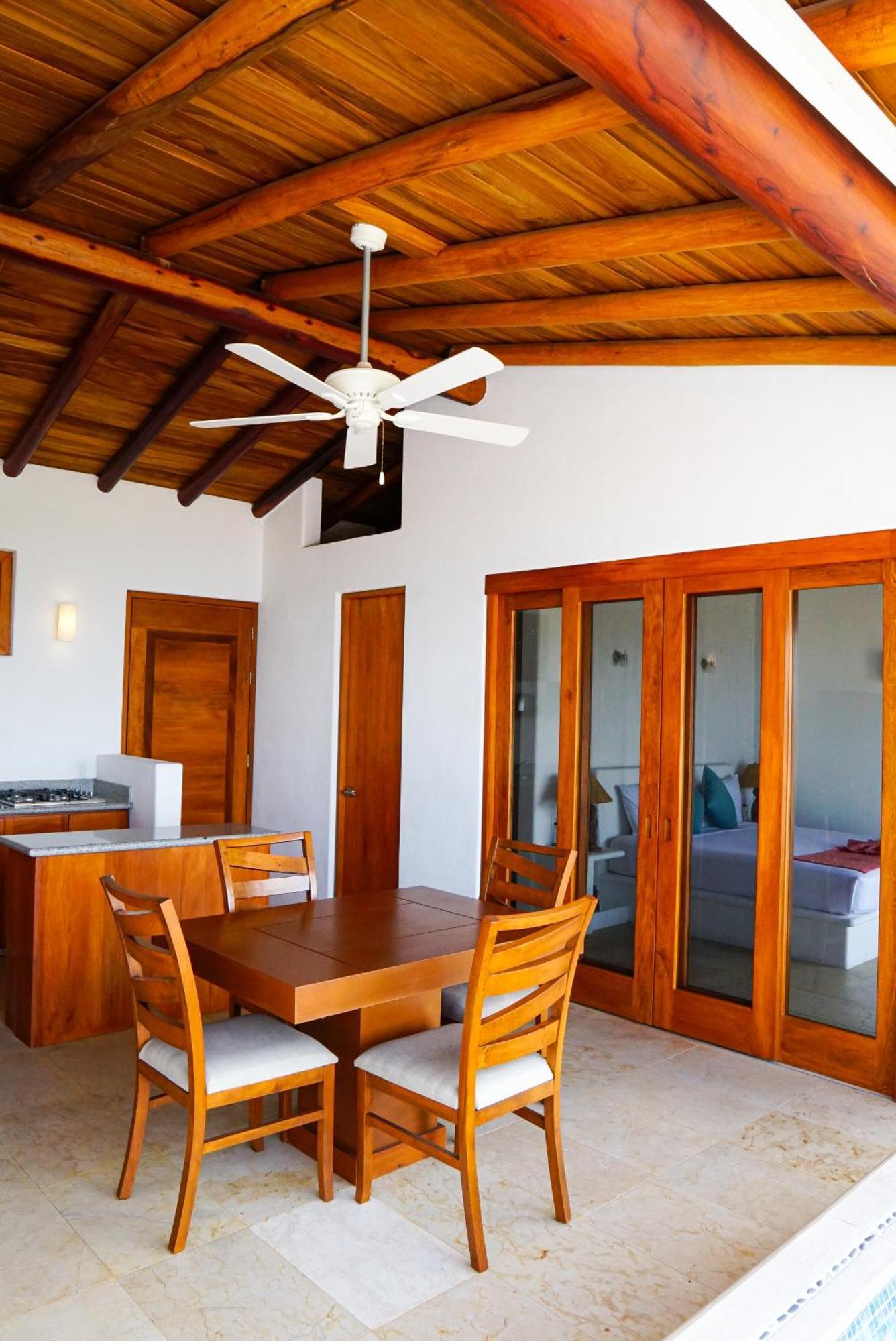 San Sebastian Villa Zihuatanejo