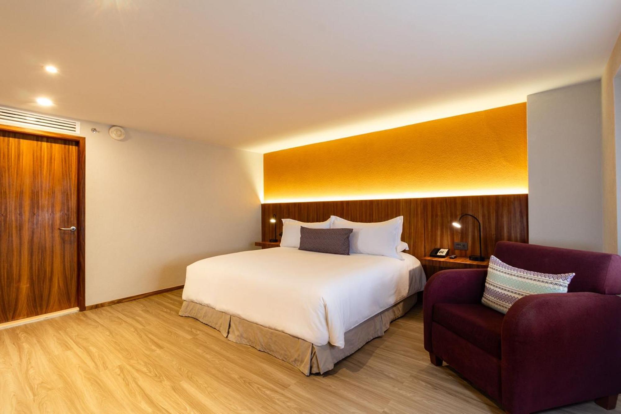 Camino Real Aeropuerto Hotel