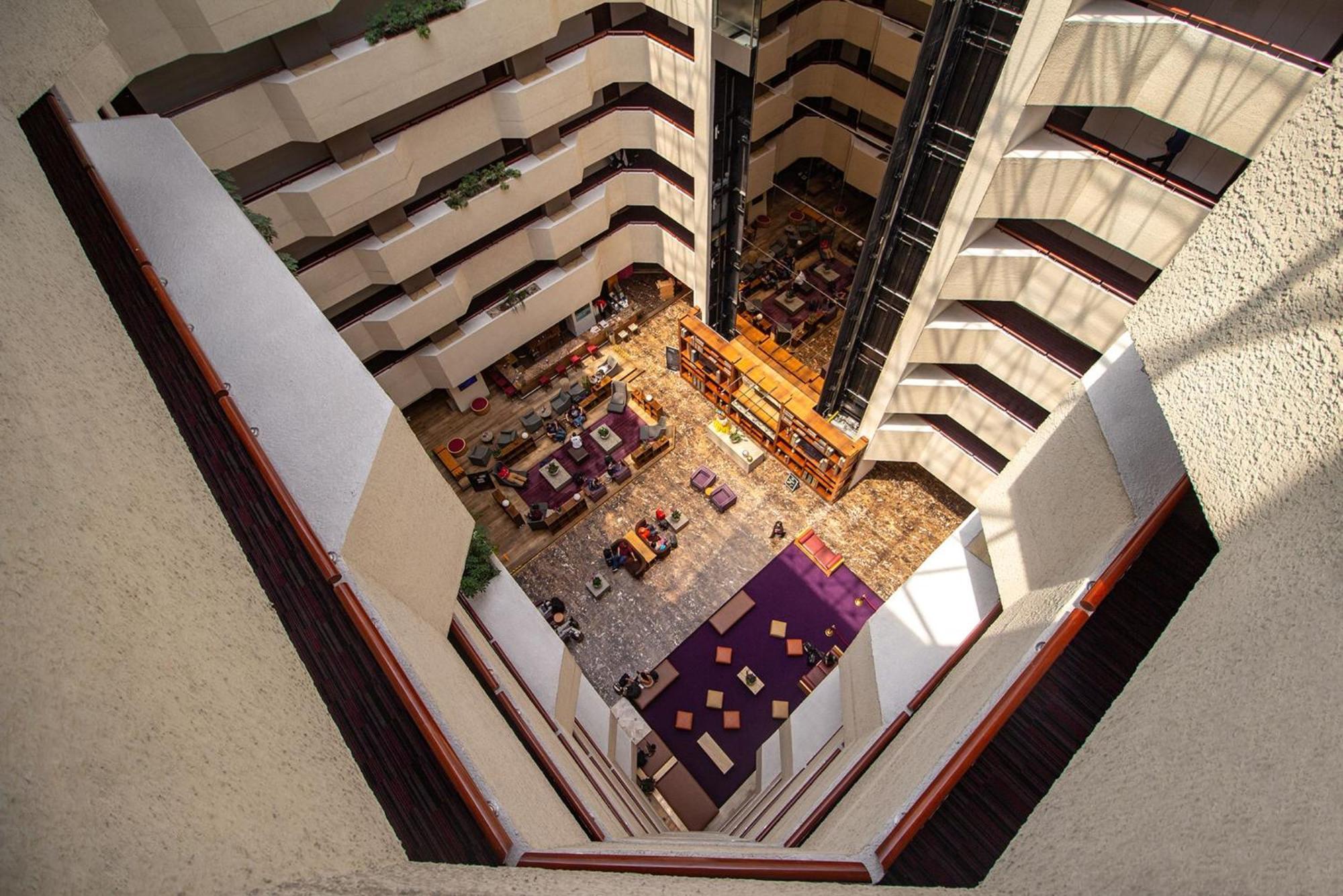 Hotel Camino Real Aeropuerto 5*