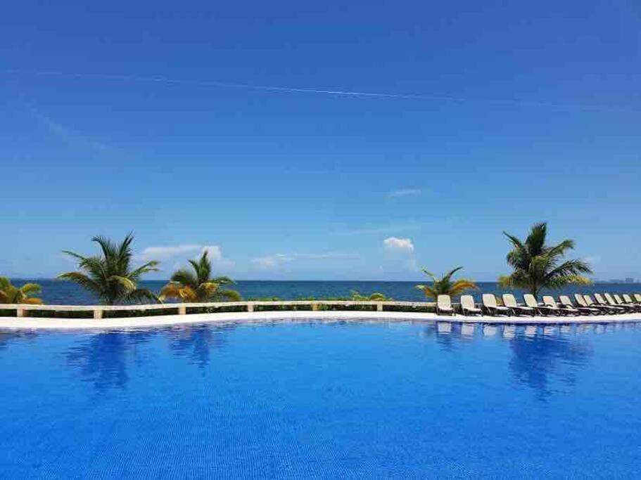 Luxury Beachfront Amara Apartment *