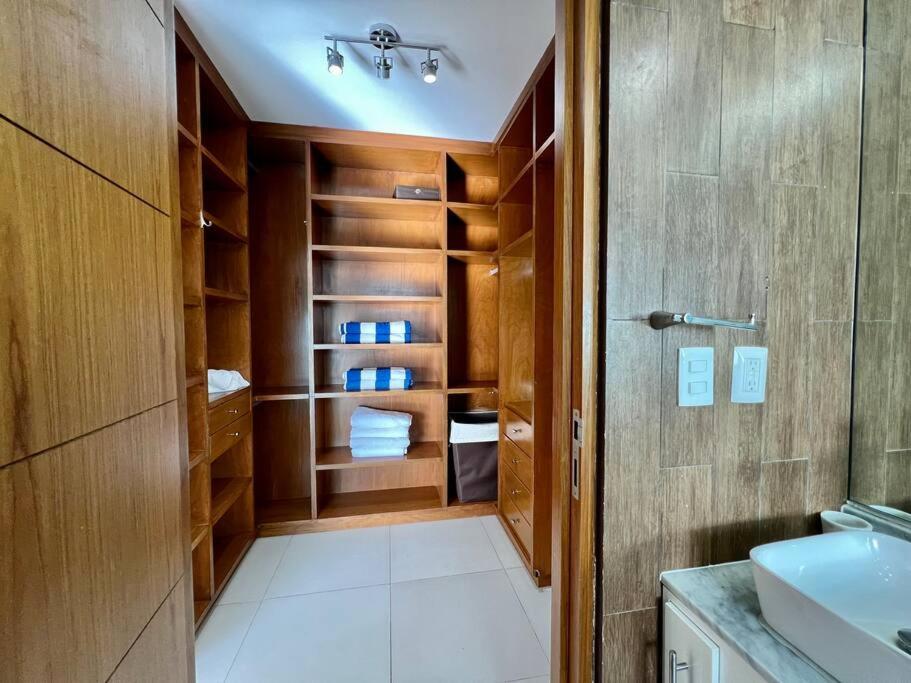 Luxury Beachfront Amara Apartment *